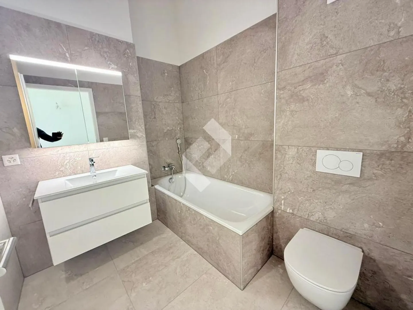 Piccola PSA nei vigneti, soffitta sotto il tetto - Foto 11 di 13