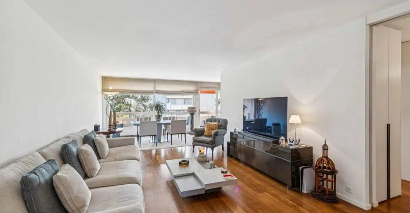 Exclusive! Beautiful crossing apartment on a high floor - Photo 2 of 12