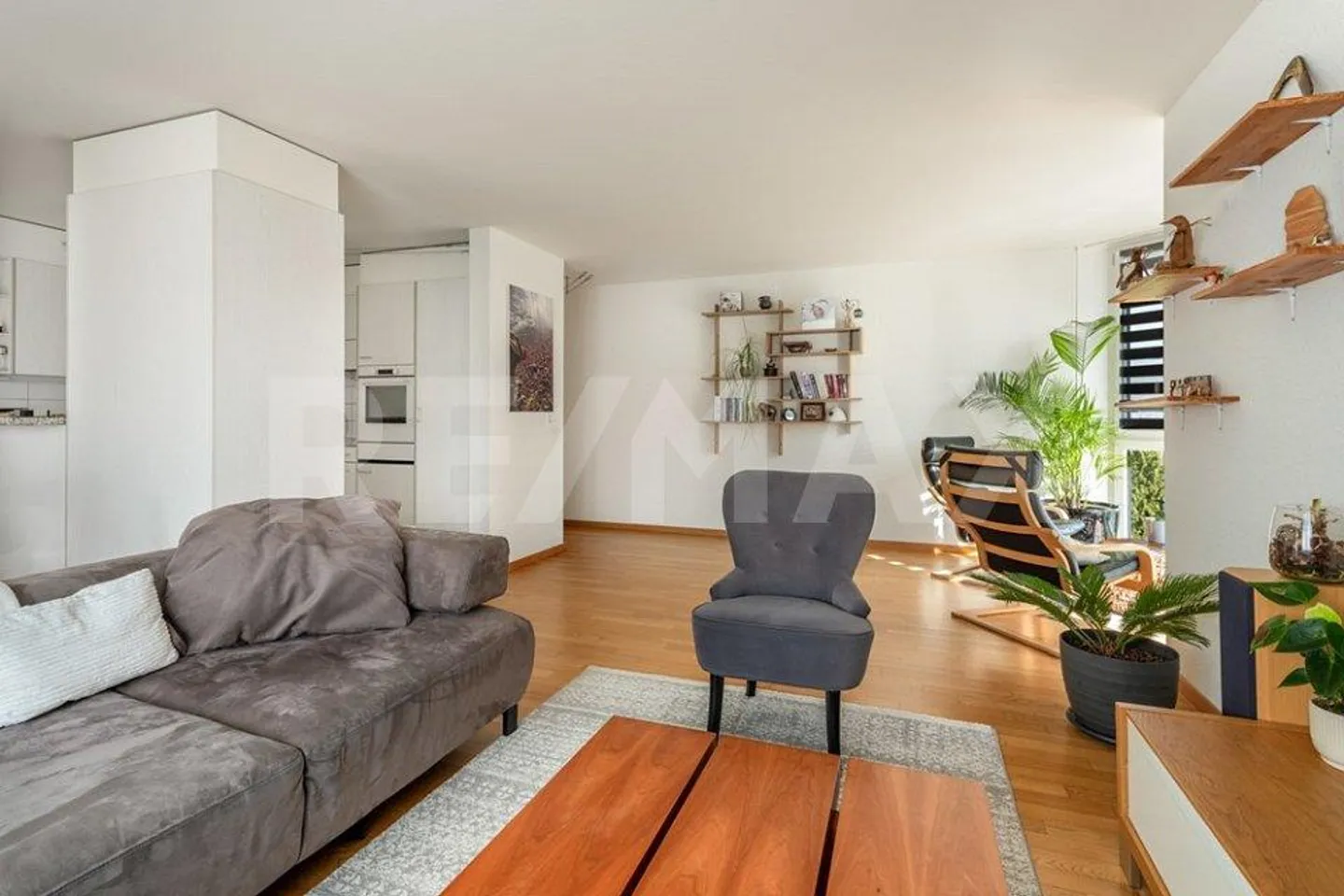 Light-filled 3½-room apartment with sunny location and panoramic view - Photo 8 of 13