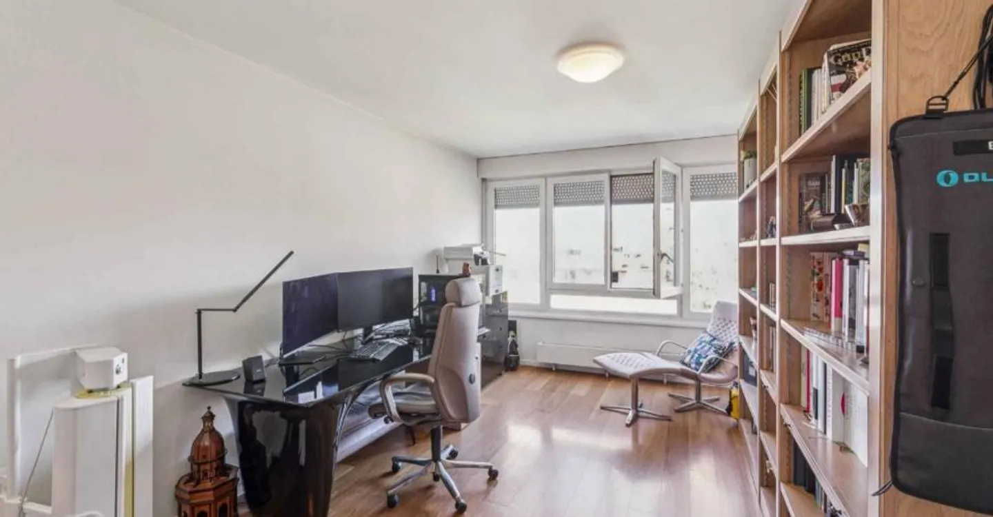 Exclusive! Beautiful crossing apartment on a high floor - Photo 9 of 12