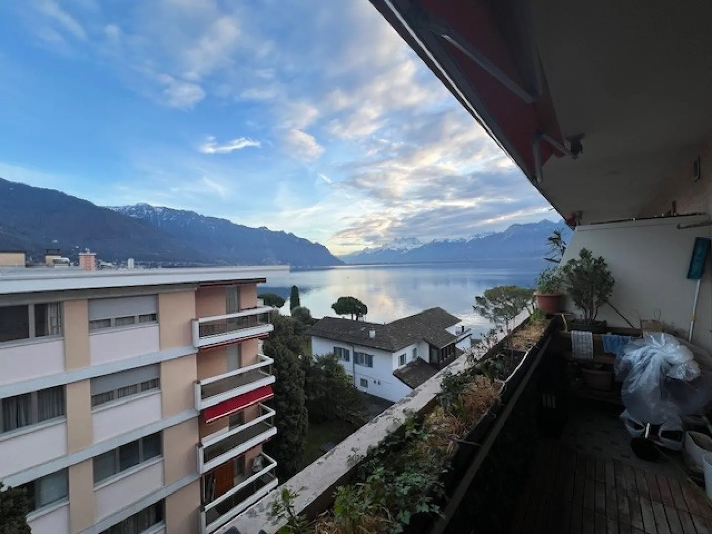 2,5 Stück Füße im Wasser - Foto 8 von 10