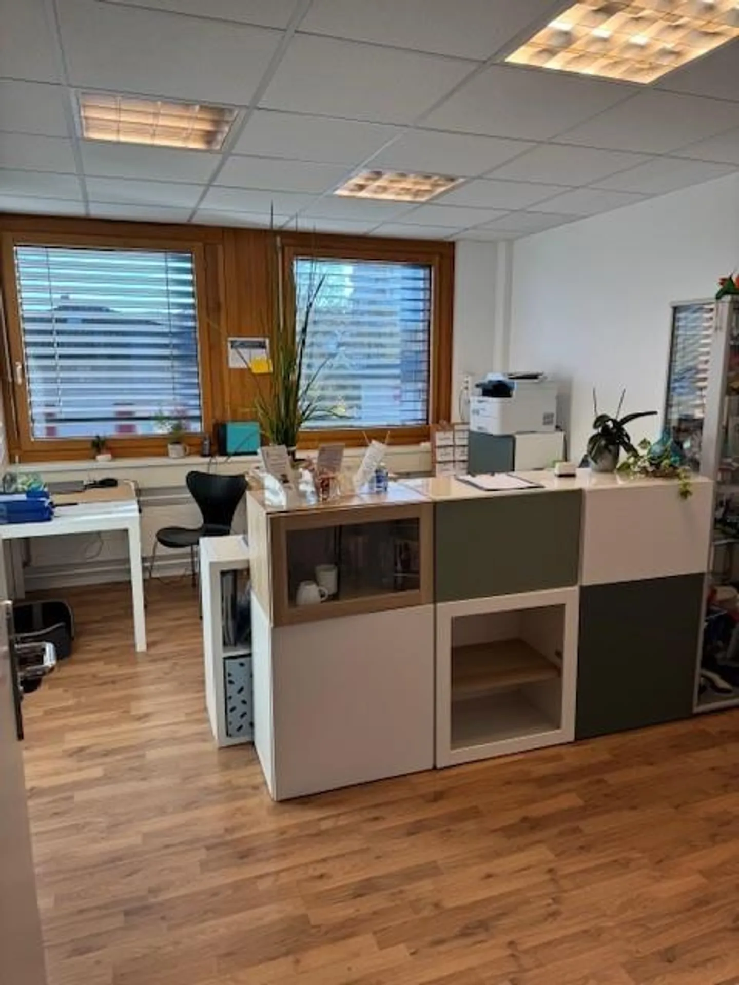 Locaux de bureau/pratique attrayants au centre - Photo 6 sur 13