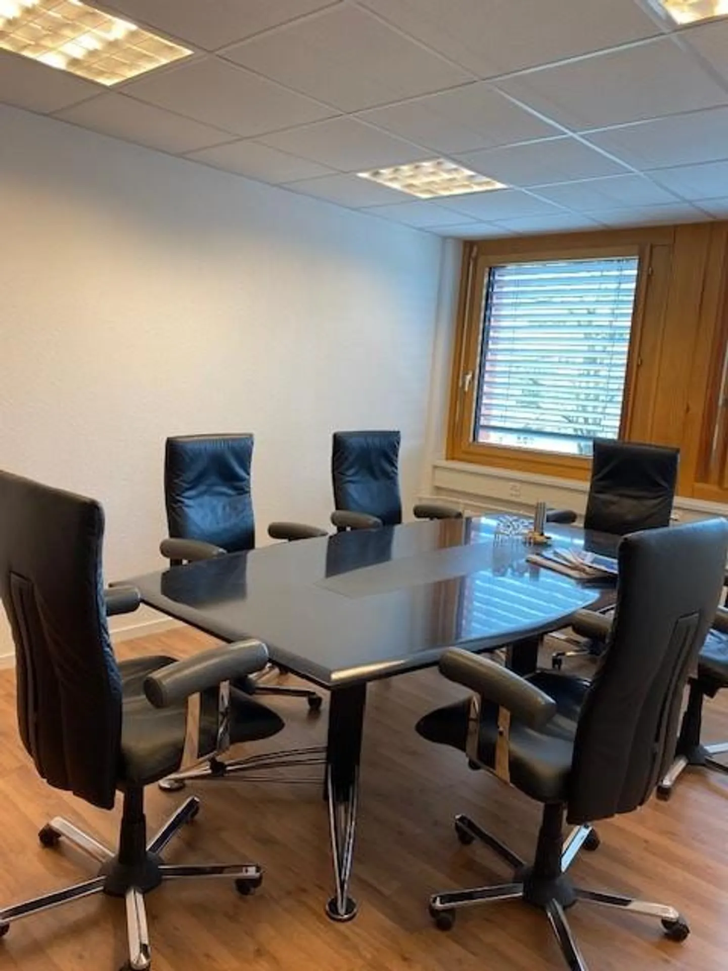 Locaux de bureau/pratique attrayants au centre - Photo 10 sur 13