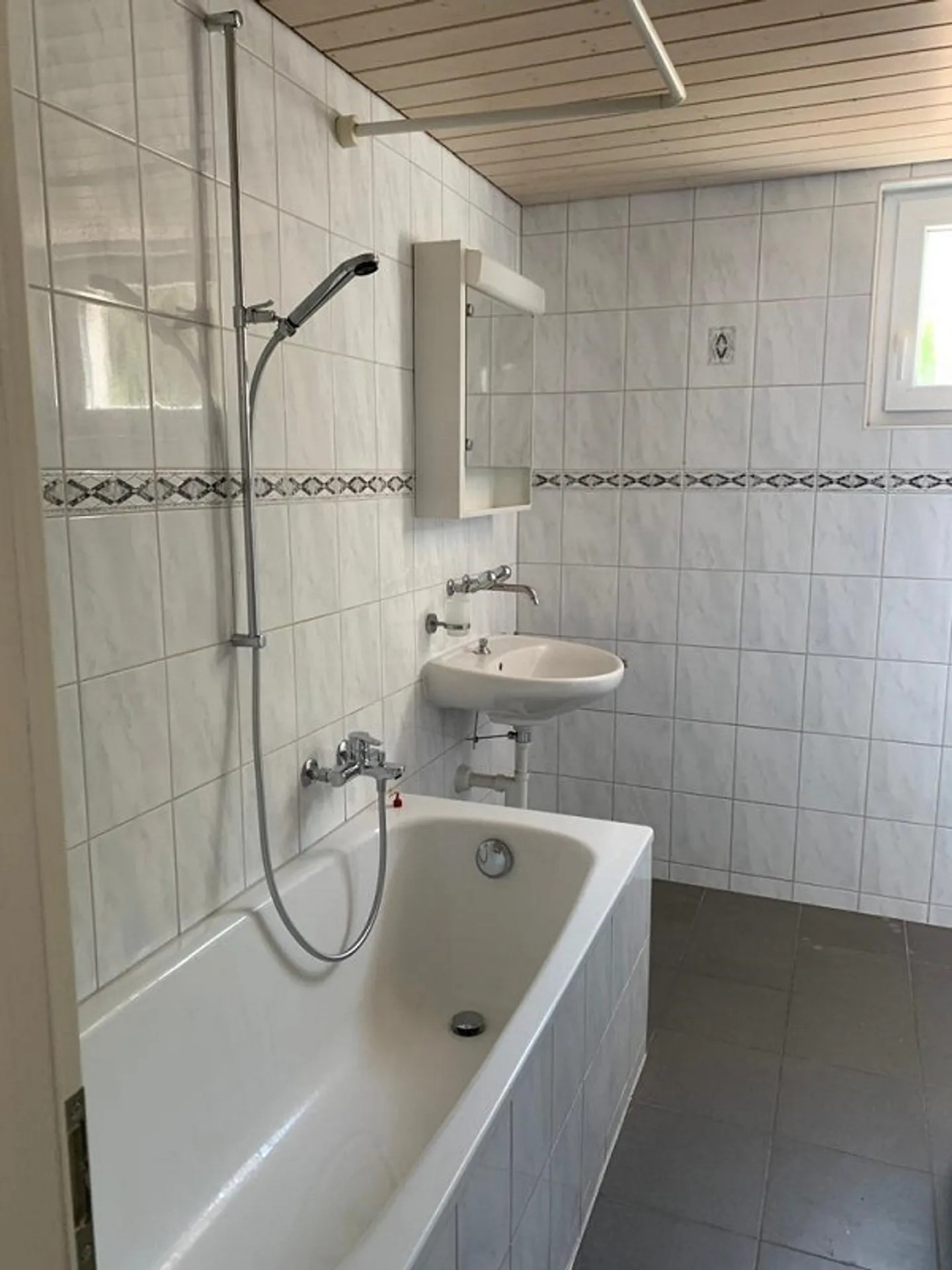 Renovierte Wohnung mit Balkon - Foto 7 von 8