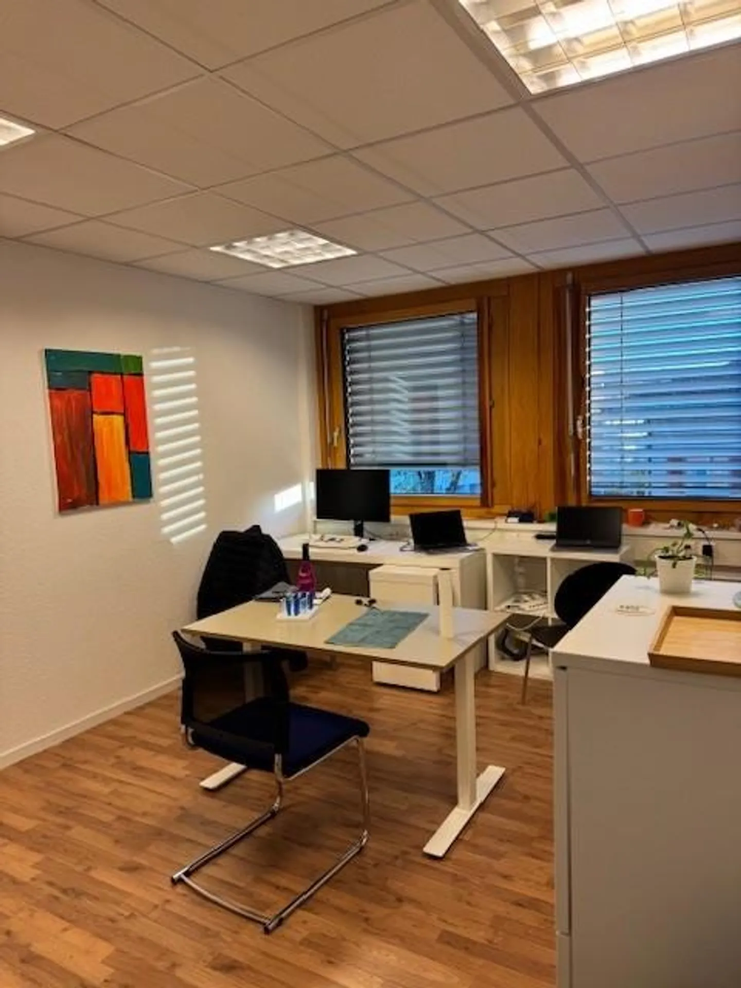 Locaux de bureau/pratique attrayants au centre - Photo 11 sur 13