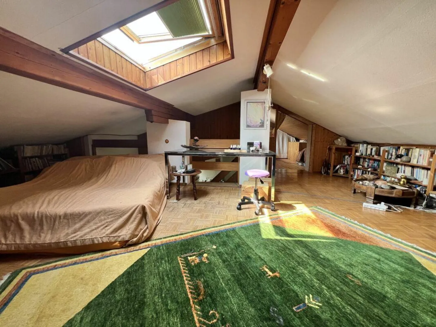 Semi-detached house with large green space - Photo 12 of 21