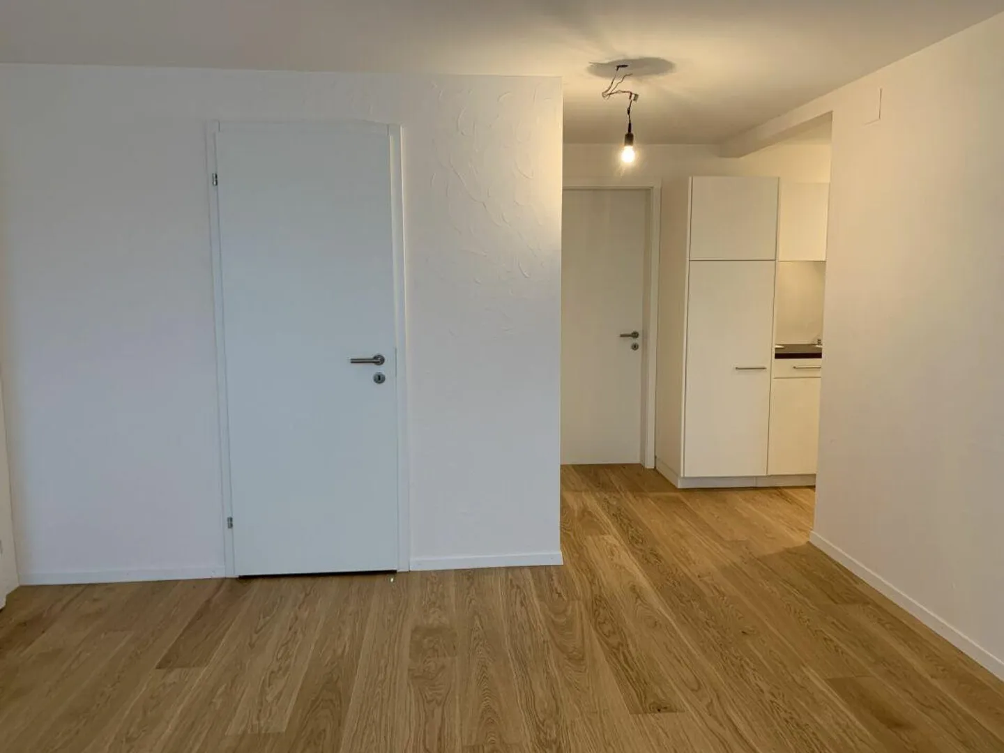 Newly built 2-room apartment in elevated location - Photo 2 of 9