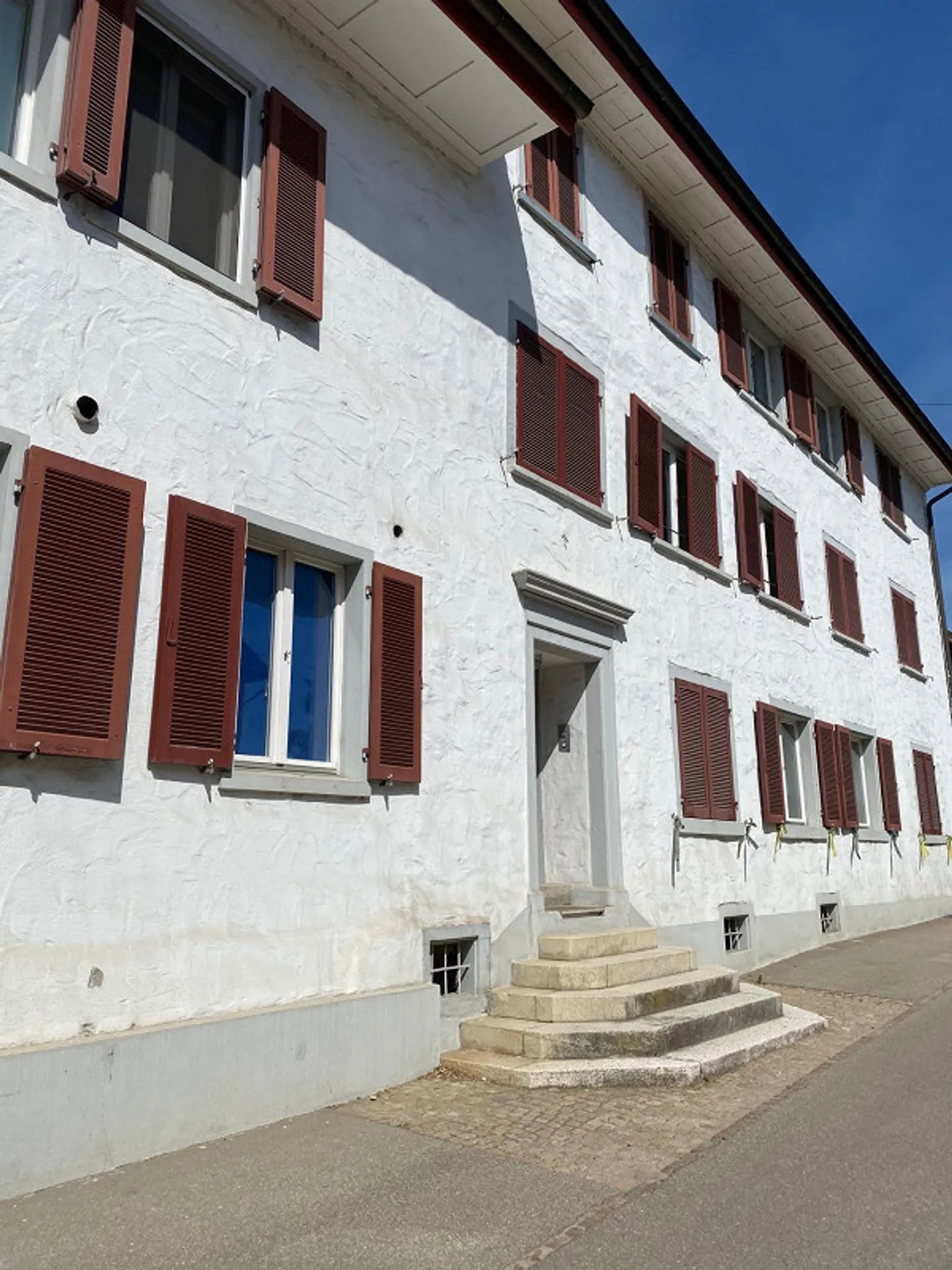 Grosszügige Wohnung im idyllischen Löhningen mit Cheminée! - Foto 1 von 8