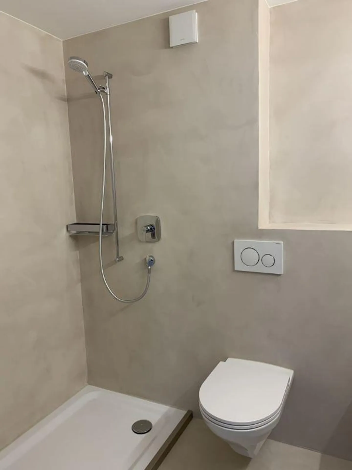 Newly built 2-room apartment in elevated location - Photo 5 of 9