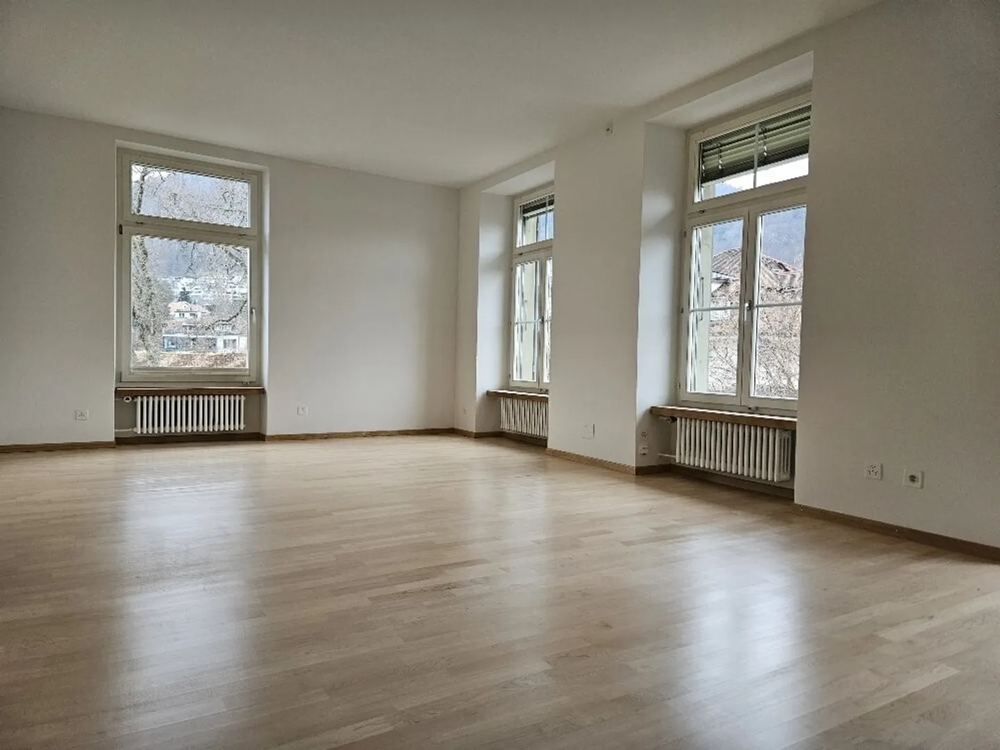 Attractive 4-room apartment in the best location! - Photo 3 of 10