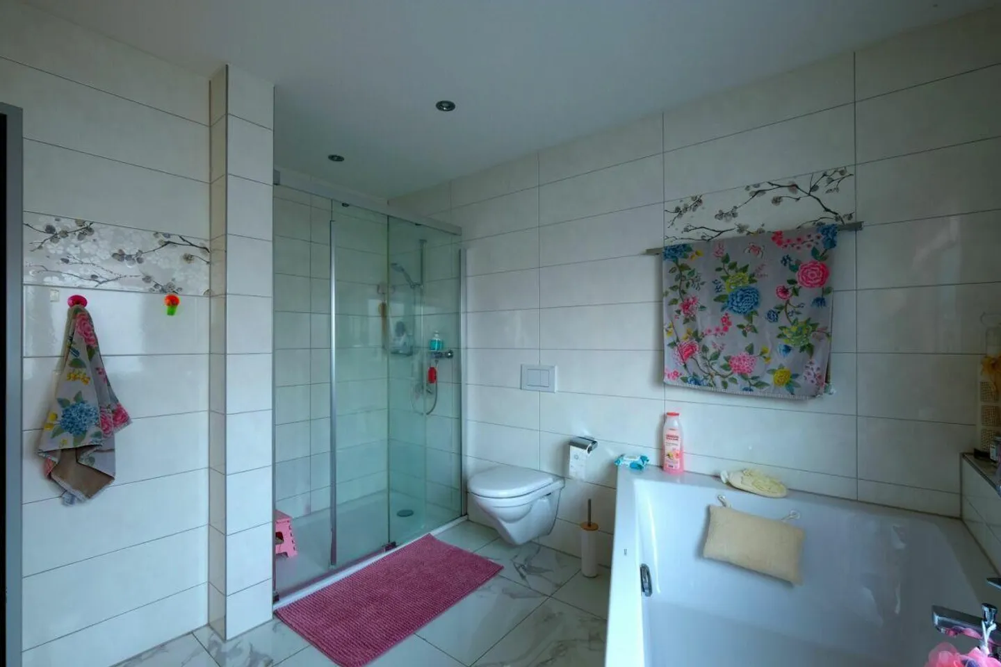 Living with Terrace & Garden - Spacious 4.5 Room Apartment in... - Photo 9 of 18