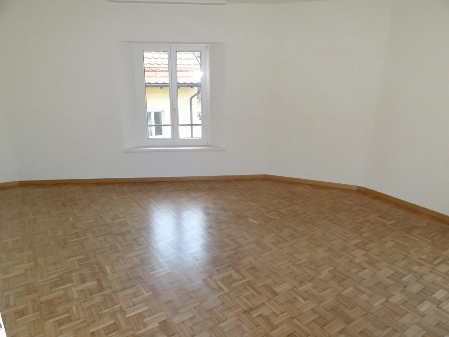 Grosszügige Wohnung im idyllischen Löhningen mit Cheminée! - Foto 6 von 8