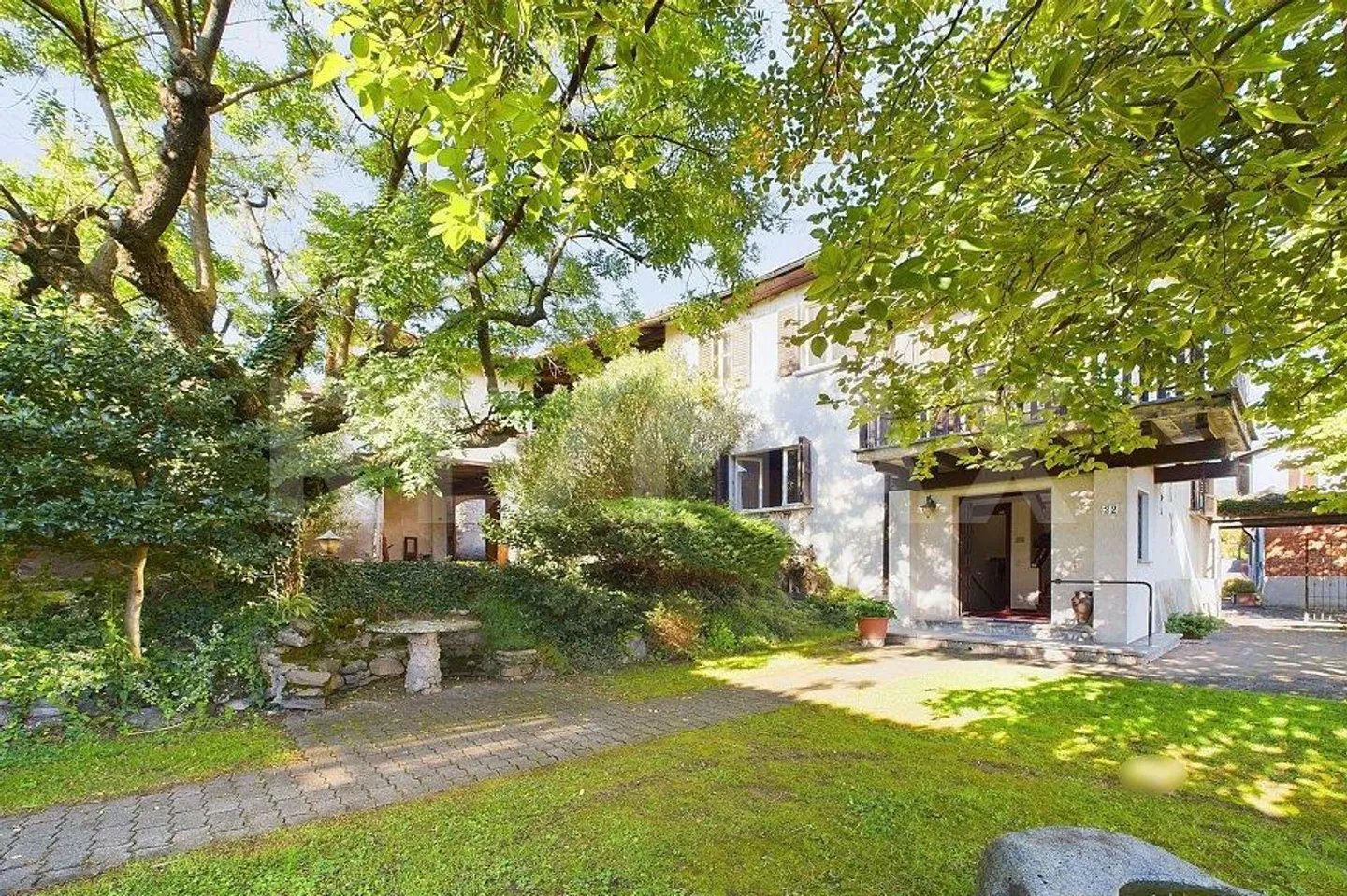 Historical House with Project for the Construction of Several Apartments - Photo 3 of 13