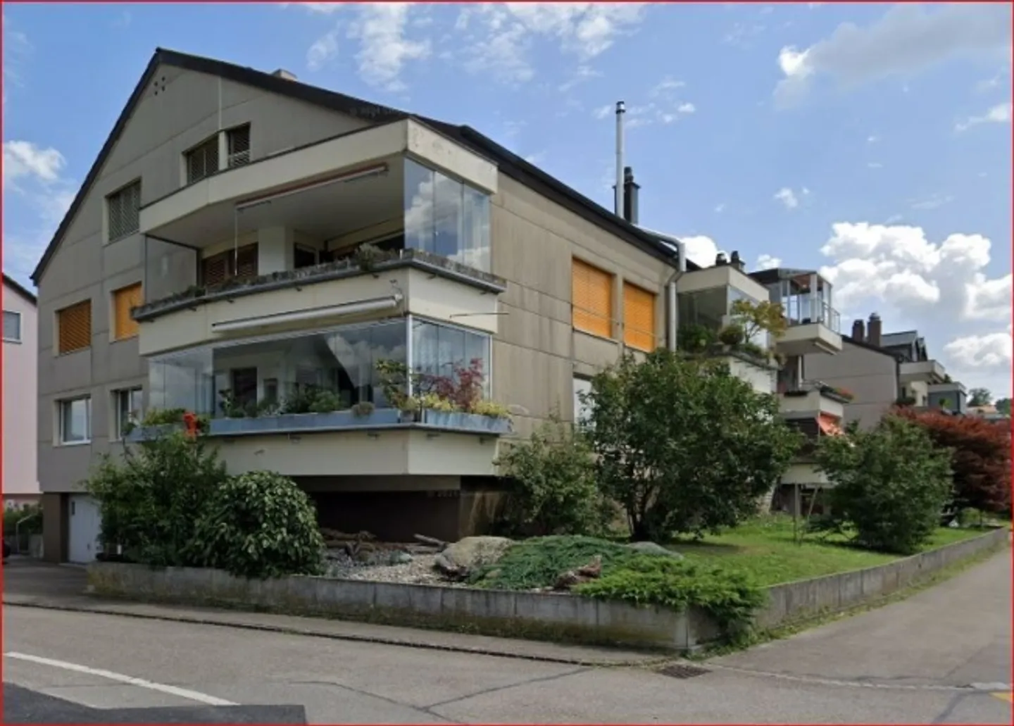 *2.5-room apartment* - Photo 1 of 3