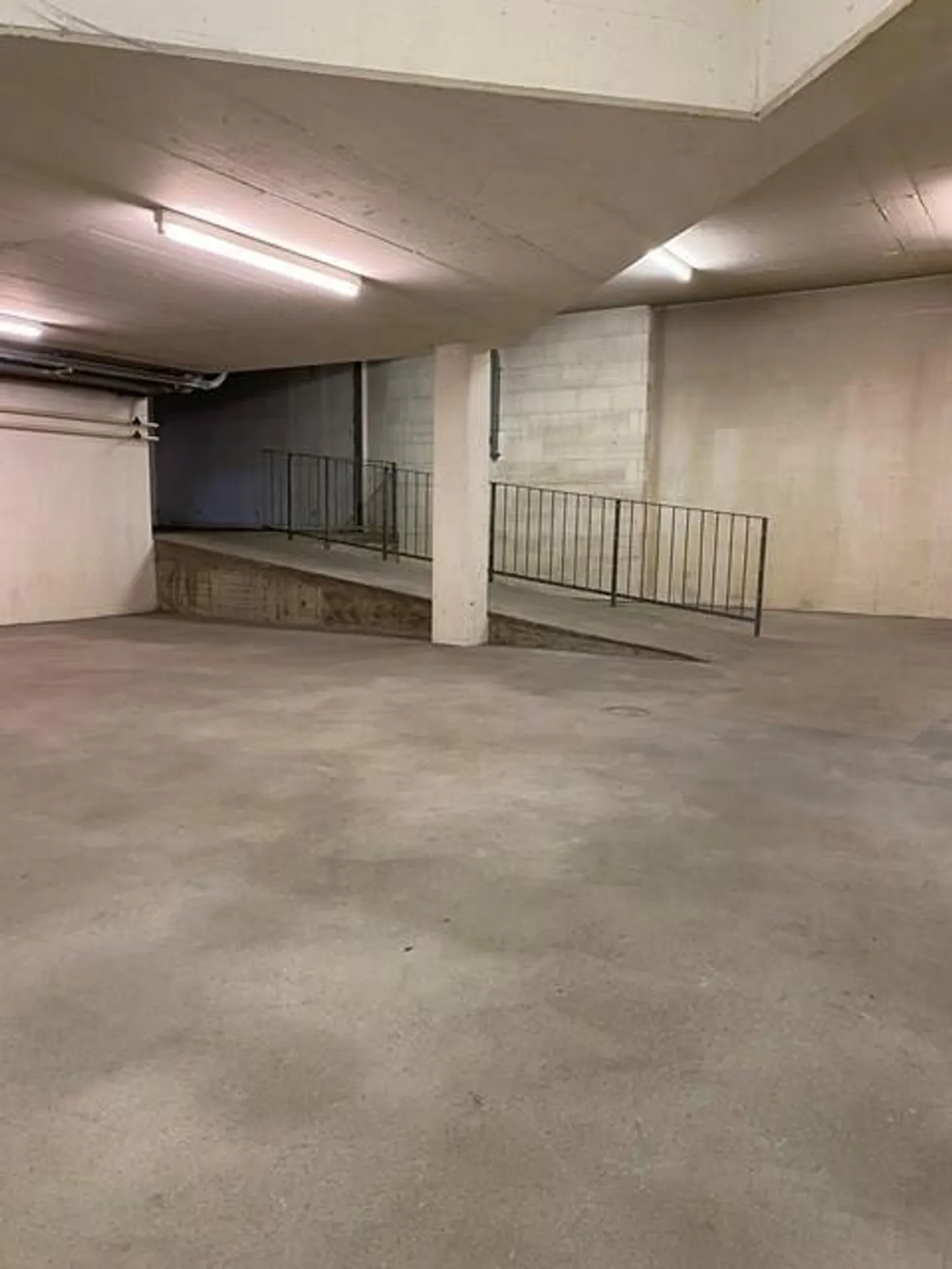 Grosser Lagerraum im 1. UG - Foto 2 von 4