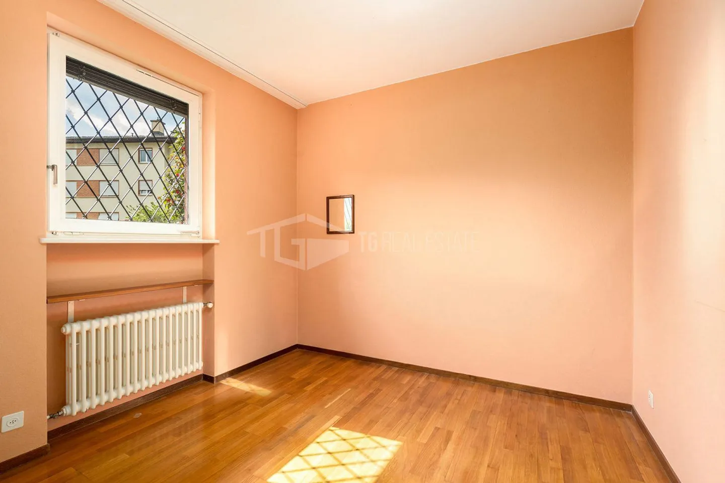 5,5-ZIMMER-HAUS MIT GARTEN, SCHWIMMBAD UND NEBENGEBÄUDE - Foto 12 von 18