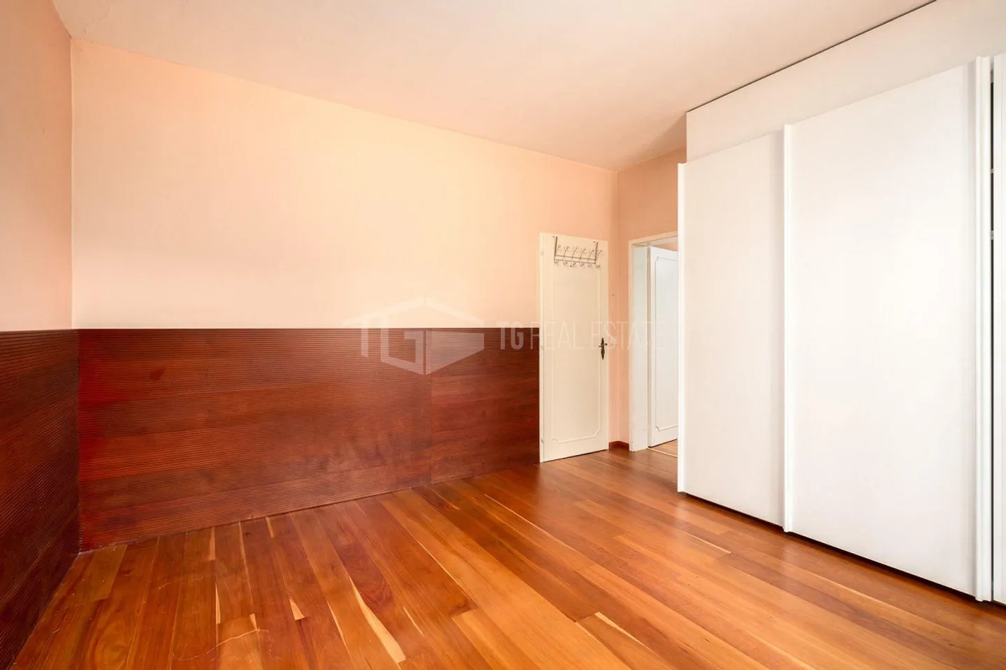 5,5-ZIMMER-HAUS MIT GARTEN, SCHWIMMBAD UND NEBENGEBÄUDE - Foto 13 von 18