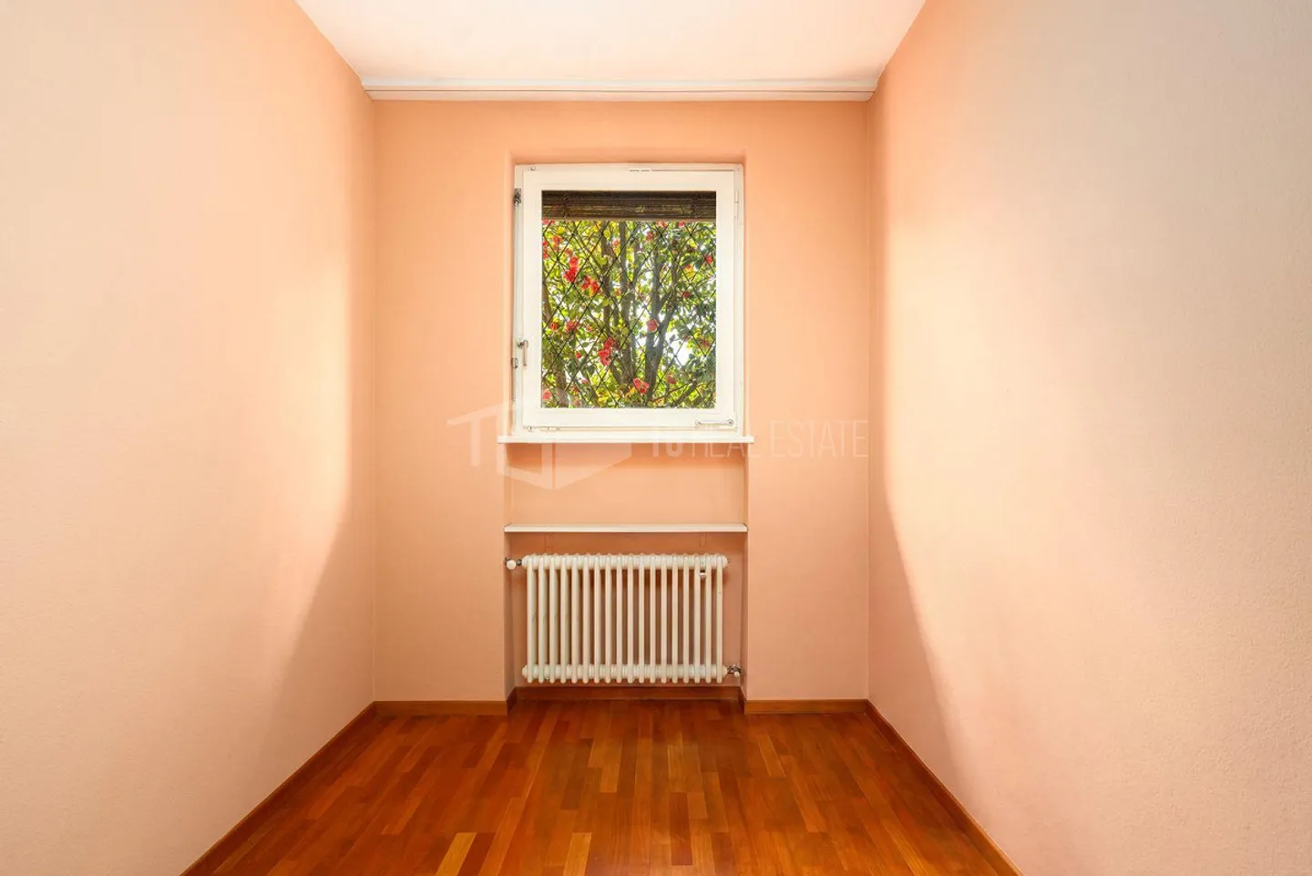5,5-ZIMMER-HAUS MIT GARTEN, SCHWIMMBAD UND NEBENGEBÄUDE - Foto 15 von 18
