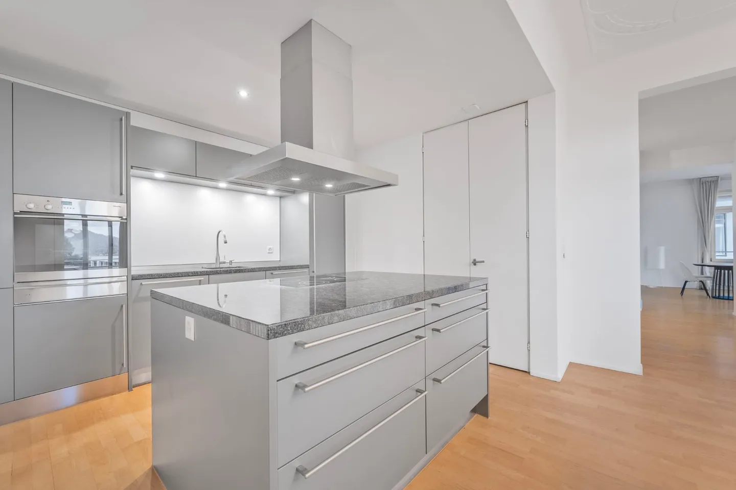 Appartement exclusif de 6,5 pièces dans un emplacement privilégié dans le district 7 de Zurich - Photo 4 sur 7