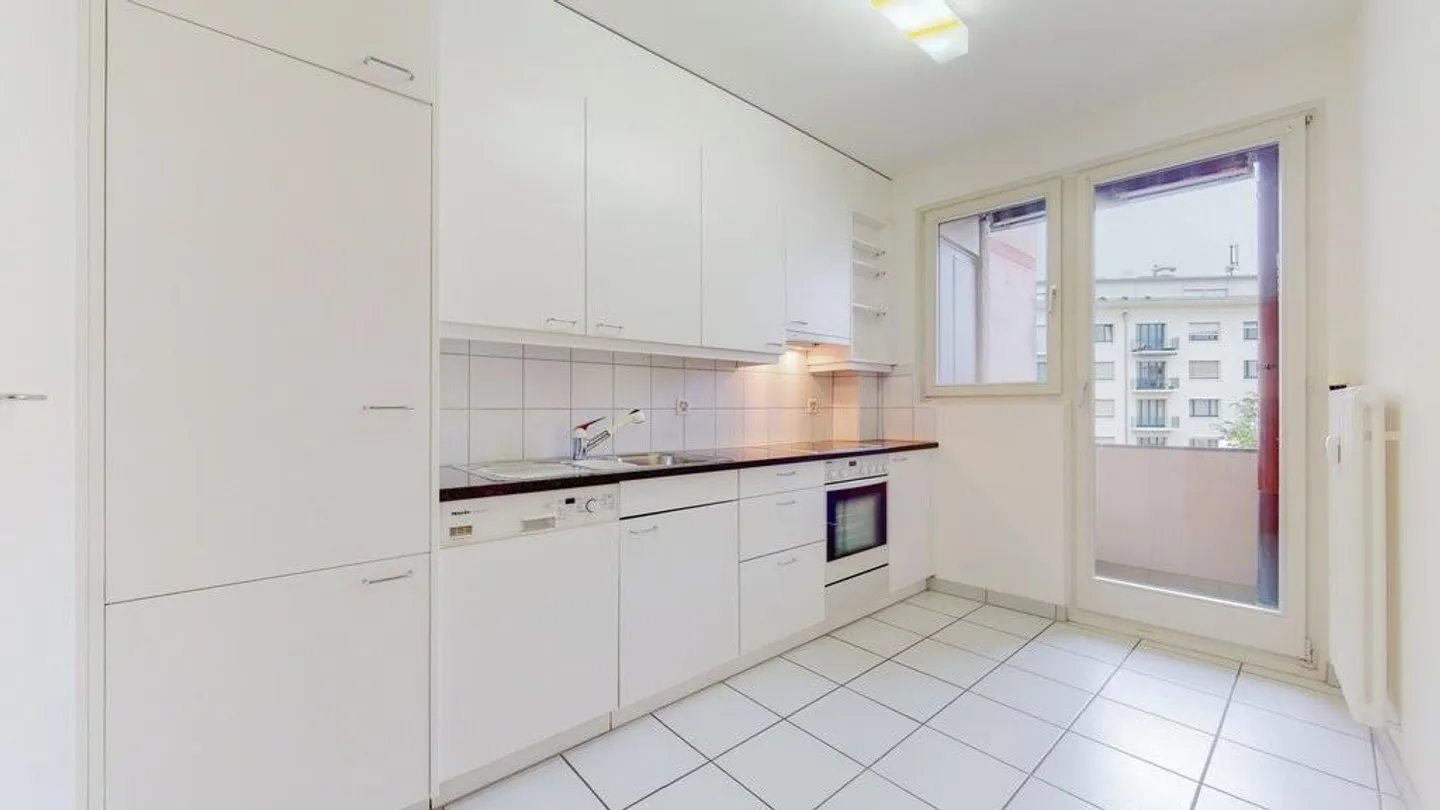 Apartment for rent - Photo 3 of 11
