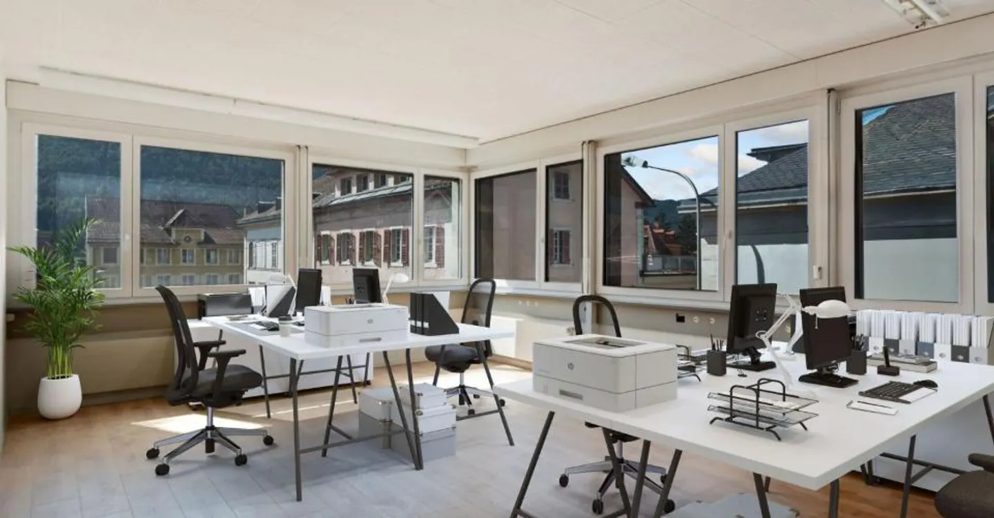 St-Imier, ideally located office / cabinet, surface from 27m2 - Photo 2 of 12
