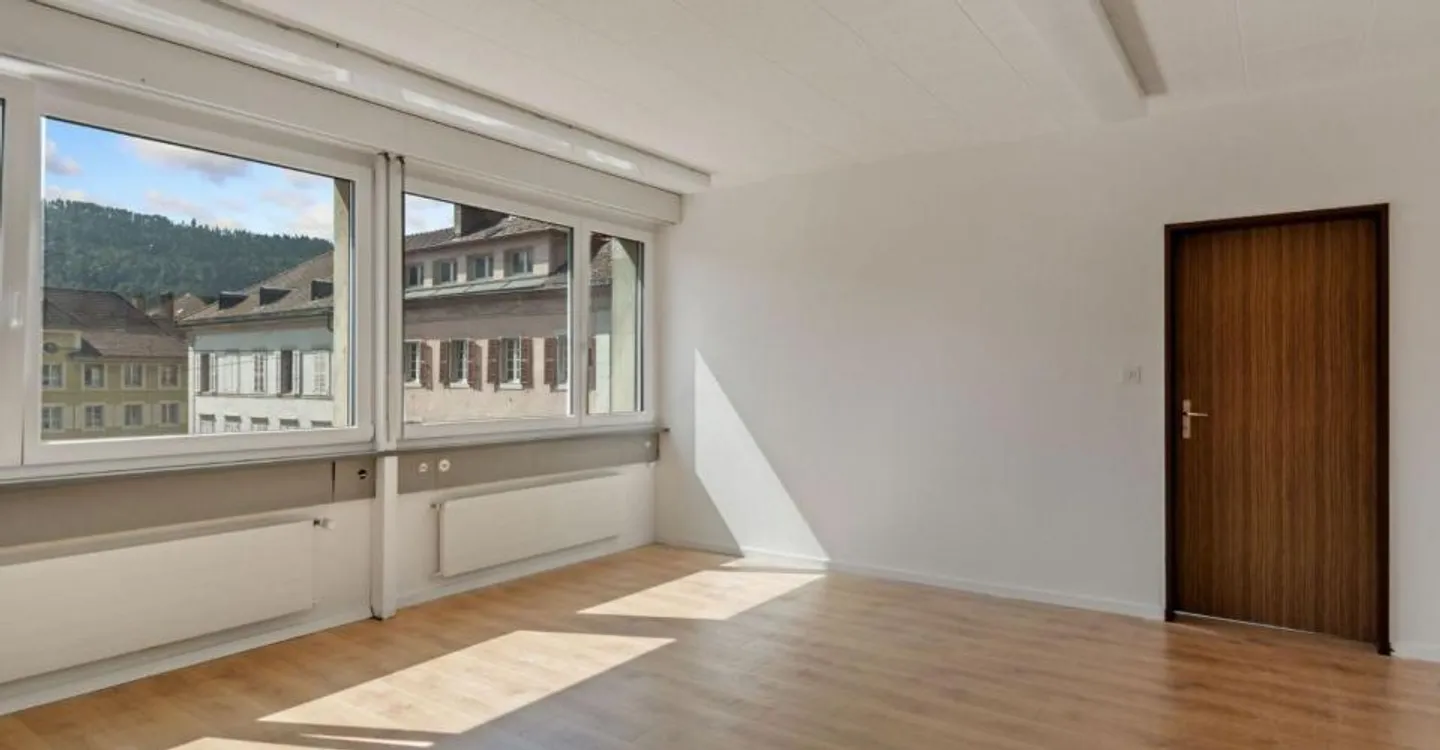 St-Imier, ideally located office / cabinet, surface from 27m2 - Photo 6 of 12