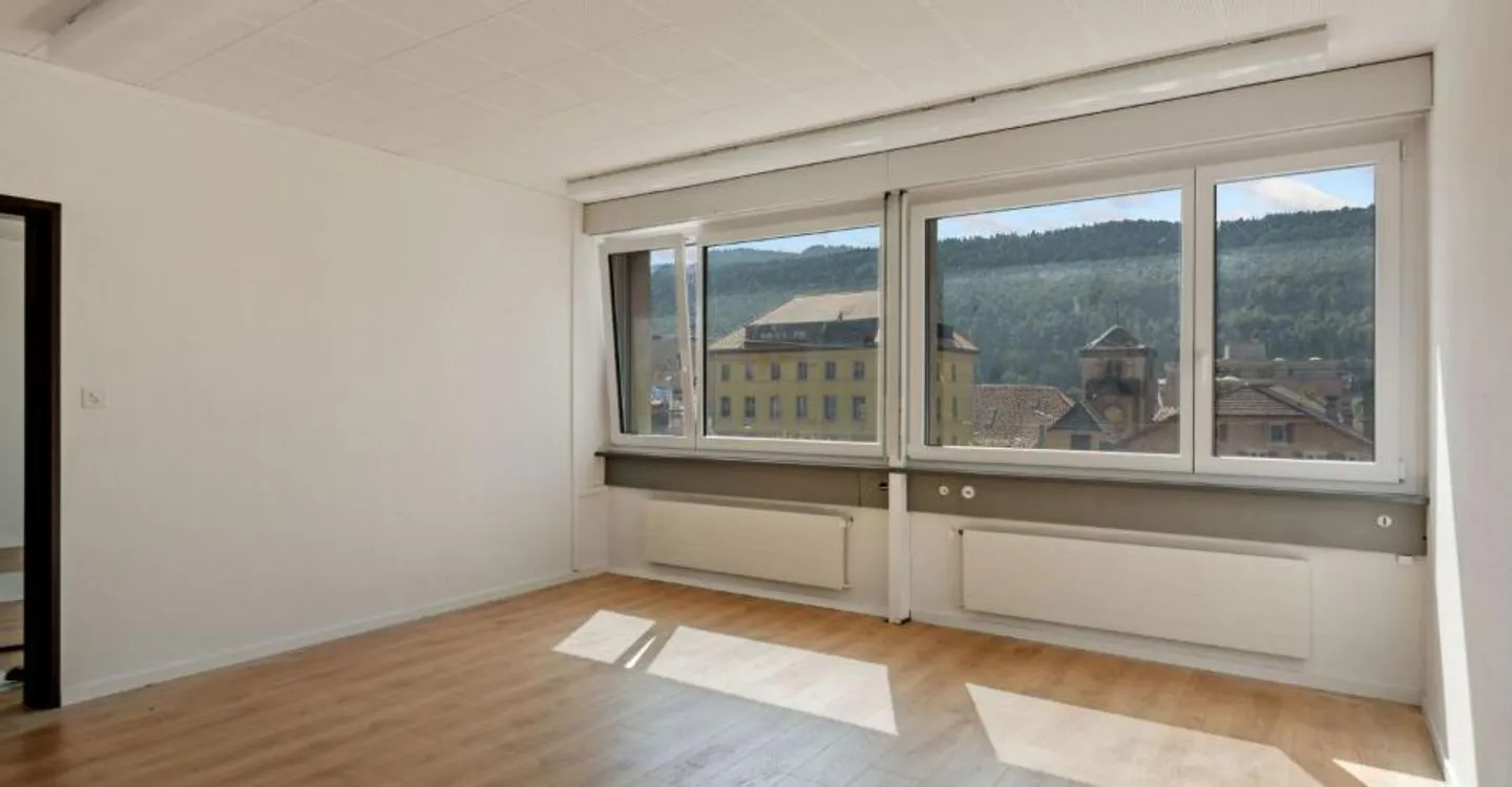 St-Imier, ideally located office / cabinet, surface from 27m2 - Photo 8 of 12