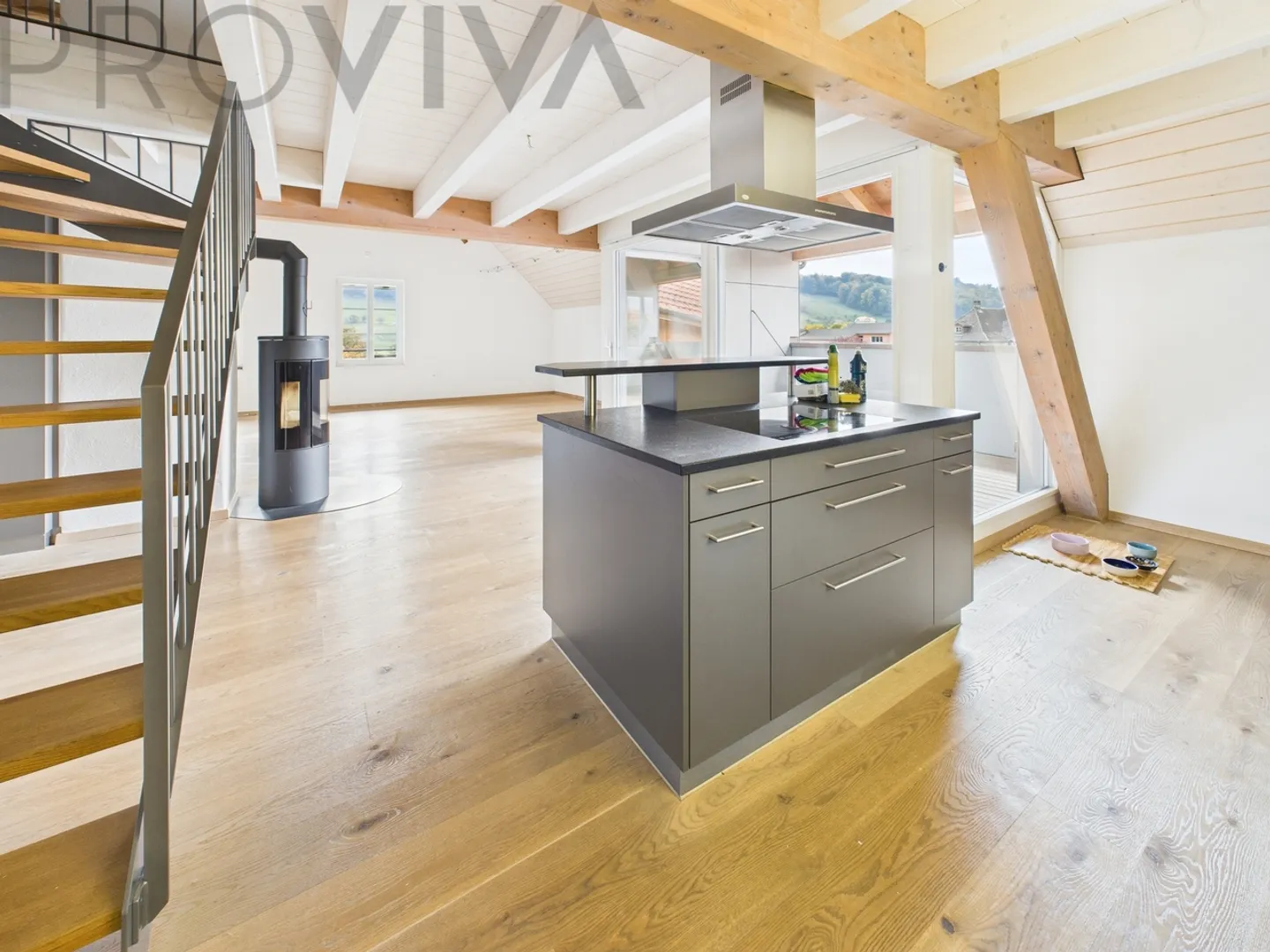 Attraktive 5,5-Zimmer-Wohnung mit Galerie im Dachgeschoss - Foto 3 von 10