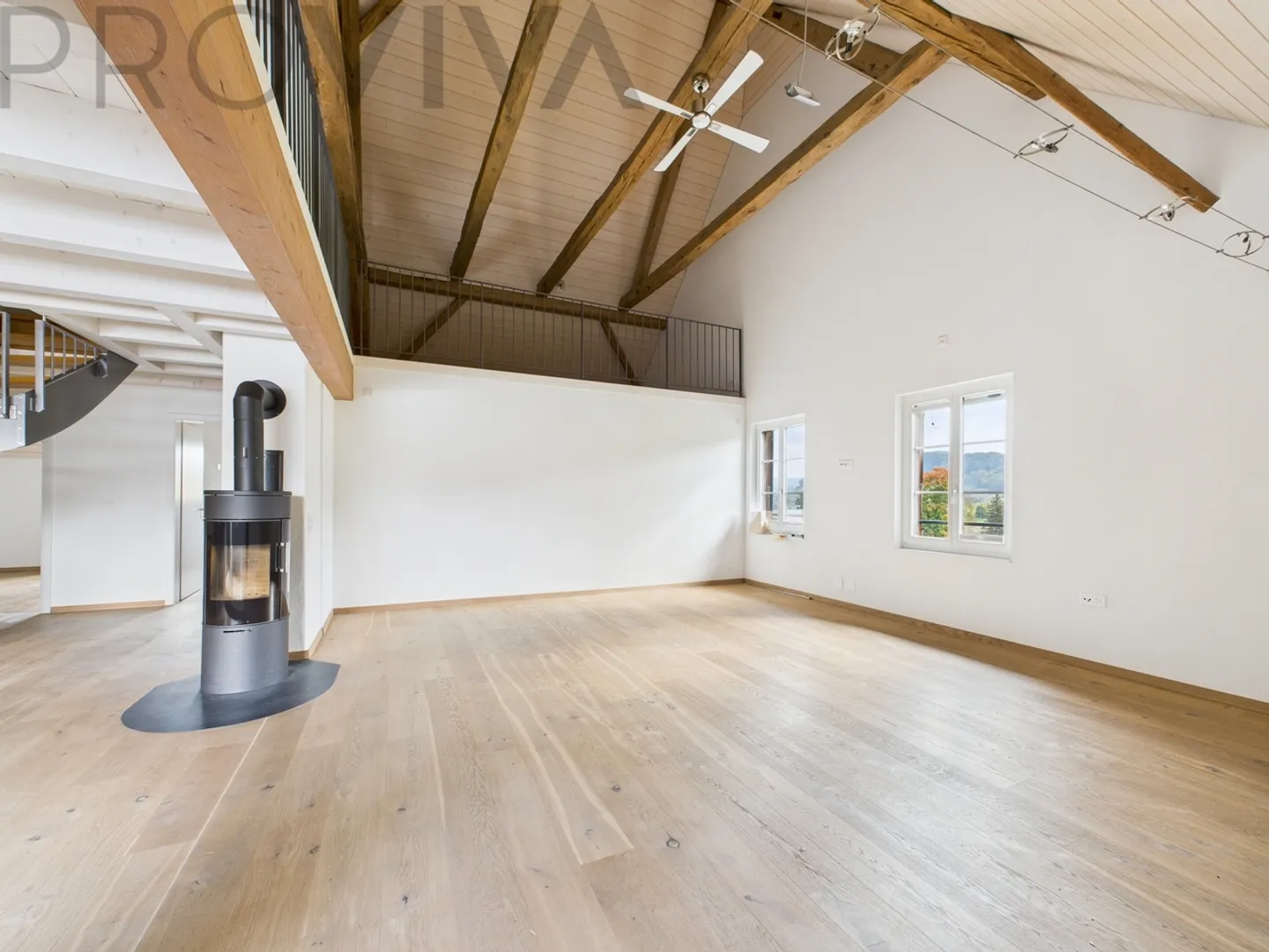 Attraktive 5,5-Zimmer-Wohnung mit Galerie im Dachgeschoss - Foto 4 von 10