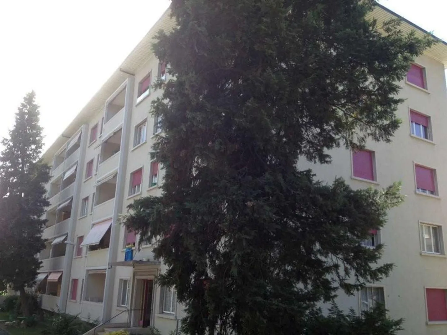 A few minutes from Prilly Centre - Photo 2 of 6