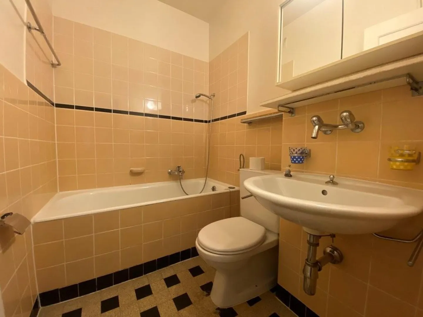 A few minutes from Prilly Centre - Photo 6 of 6