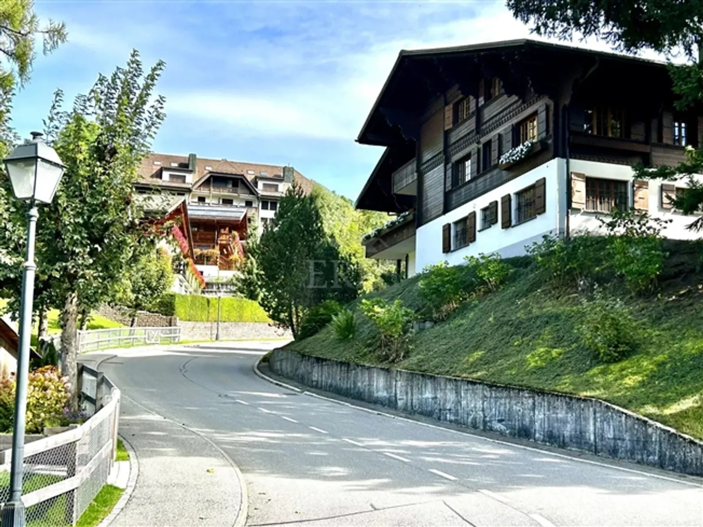 Outstanding Penthouse near the Gstaad Promenade - Photo 2 of 20