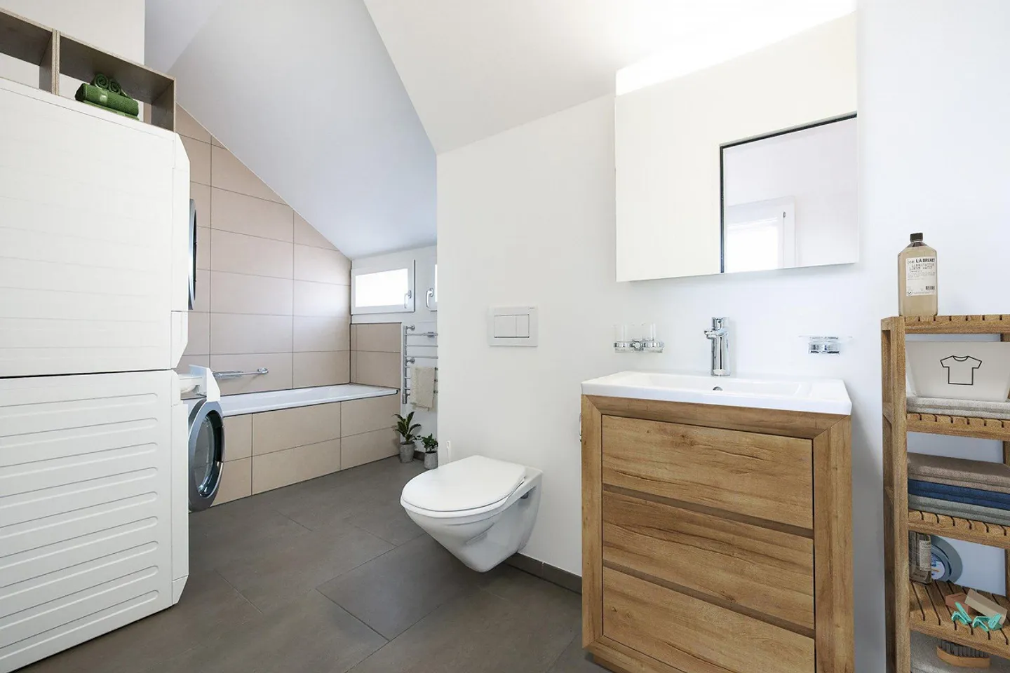 Charming 4.5 Room Maisonette Apartment in Schaffhausen - Photo 7 of 12