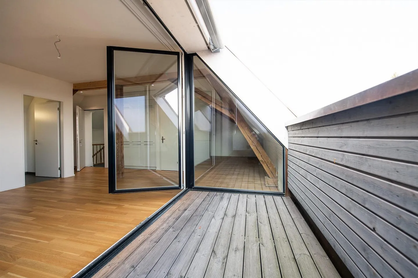 Charming 4.5 Room Maisonette Apartment in Schaffhausen - Photo 8 of 12