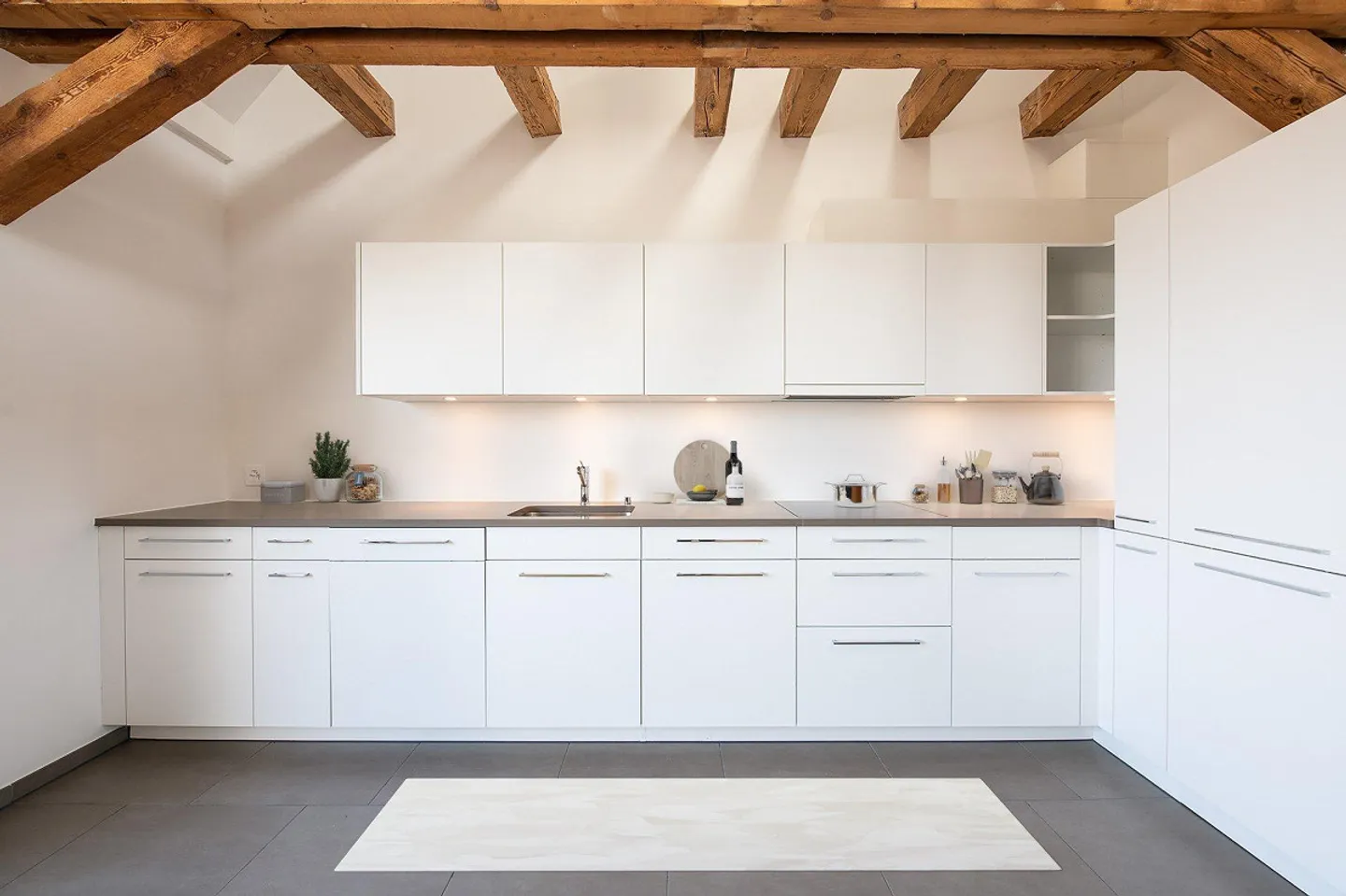 Charming 4.5 Room Maisonette Apartment in Schaffhausen - Photo 4 of 12