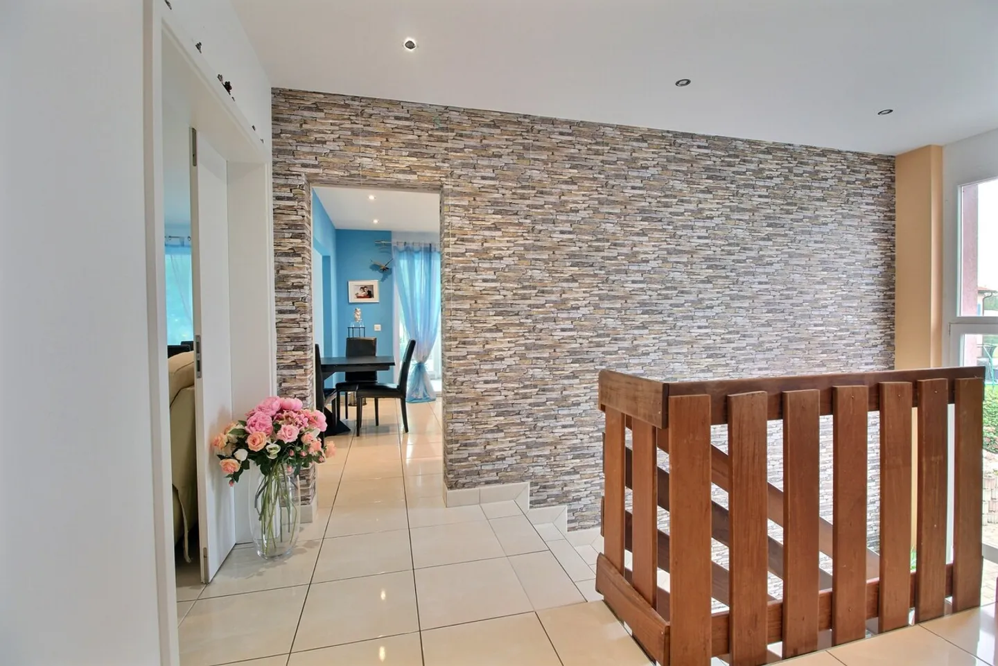 Spacious Family House - Photo 5 of 14