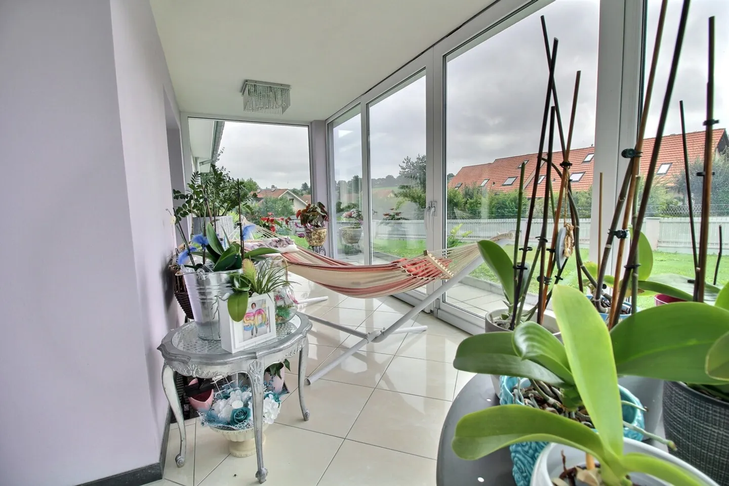 Spacious Family House - Photo 10 of 14