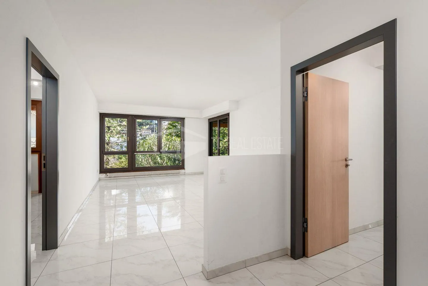 COZY 3.5 ROOMS IN LUGANO - LORETO - Photo 3 of 9