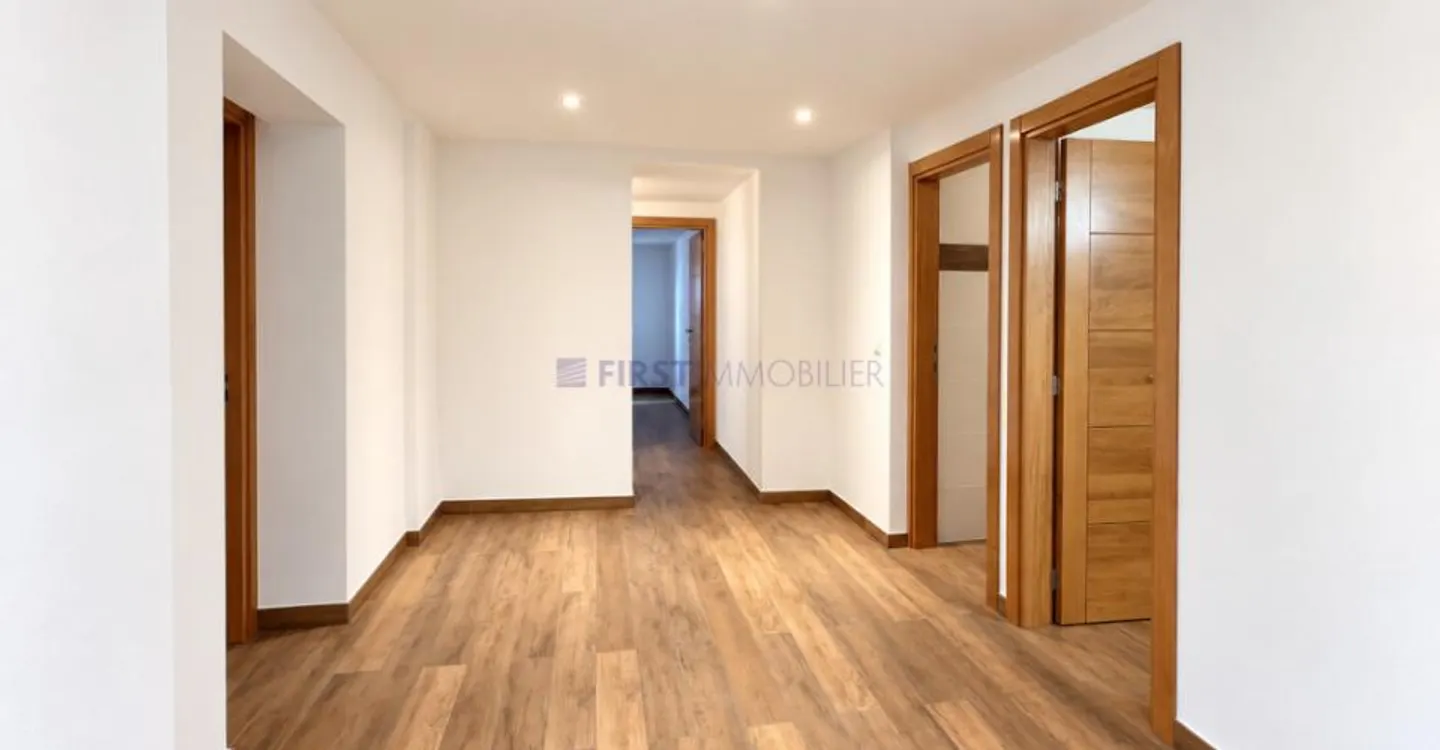 Appartement spacieux avec terrasse - Photo 5 sur 12