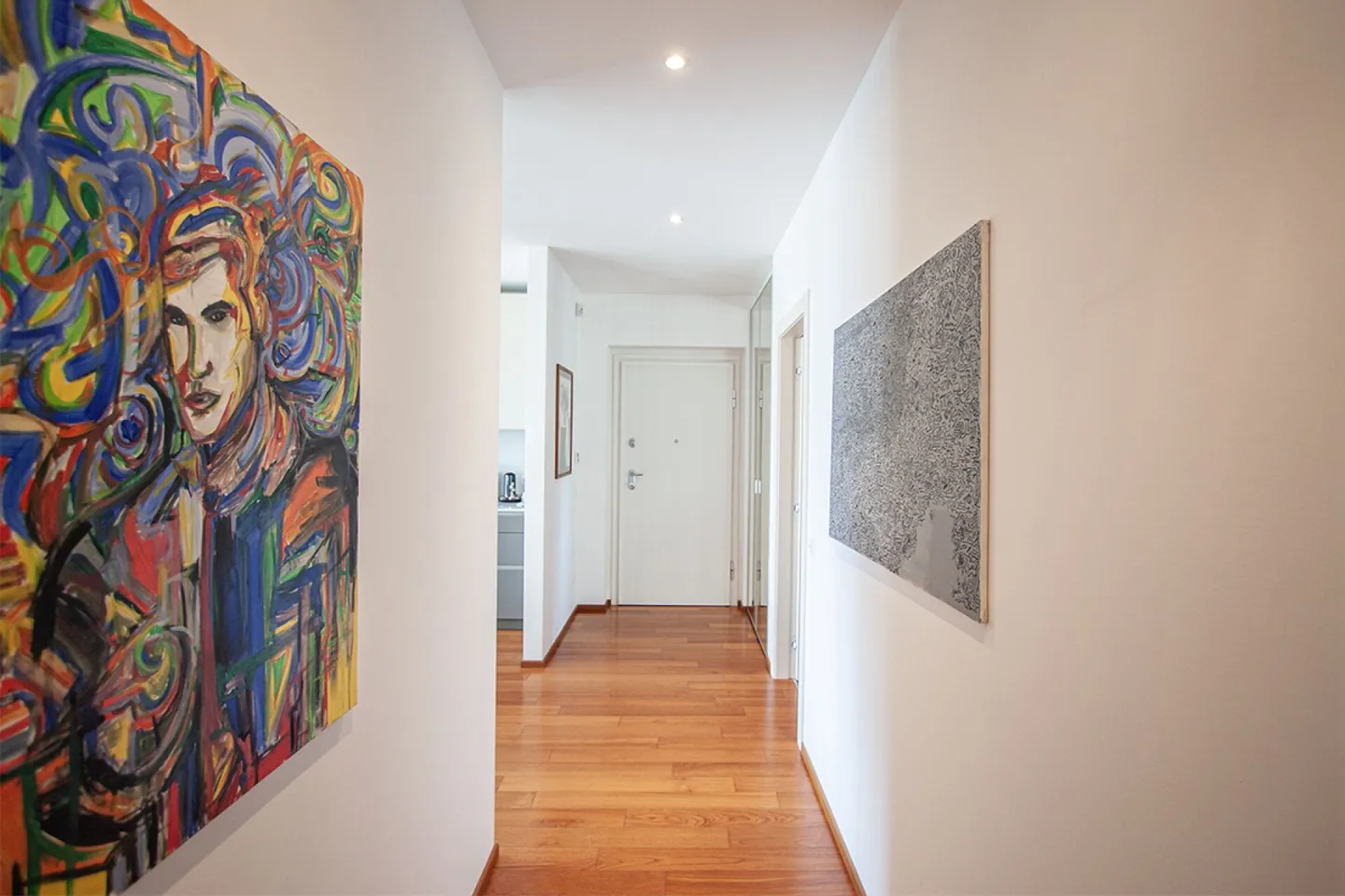 Moderno appartamento con vista lago in zona tranquilla - Foto 11 di 12