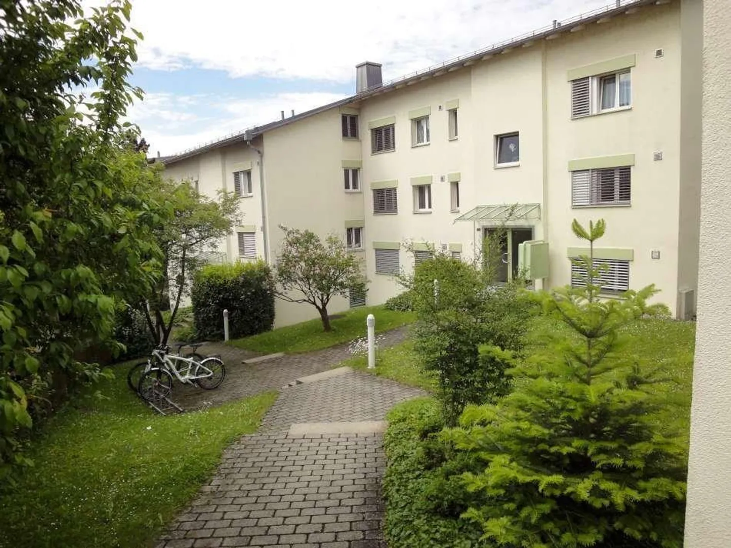 In una posizione centrale e tranquilla a Bülach - Foto 1 di 6