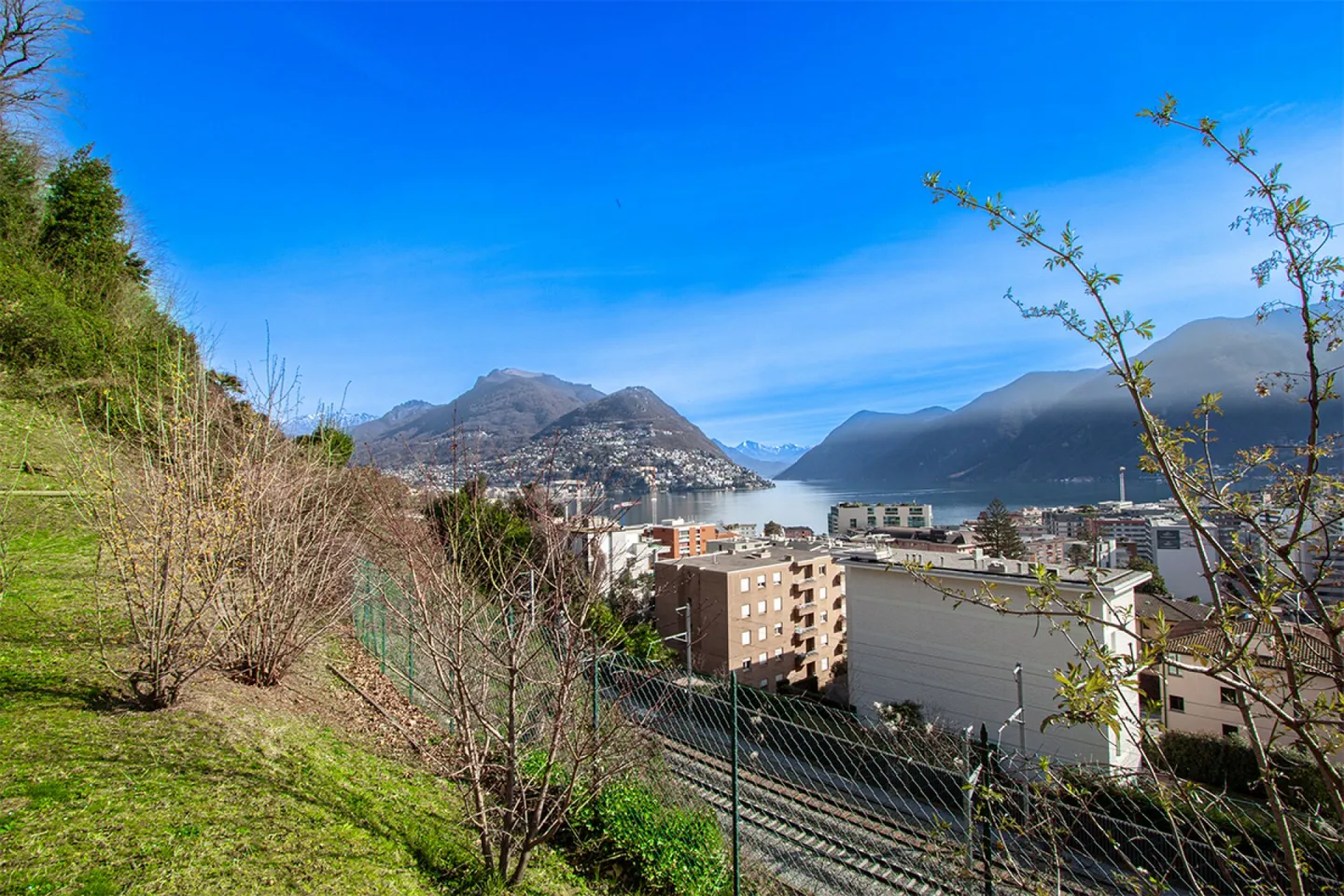 Moderno appartamento con vista lago in zona tranquilla - Foto 12 di 12