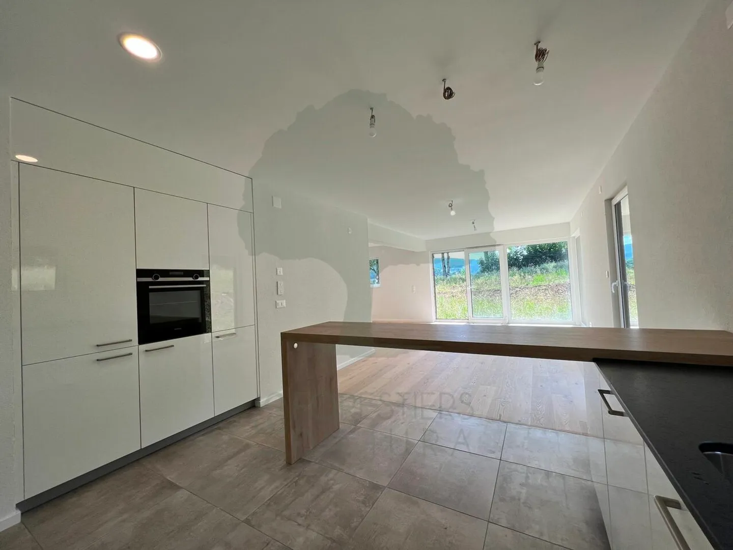 Charming family home with 4.5 rooms and beautiful volumes - Photo 5 of 32