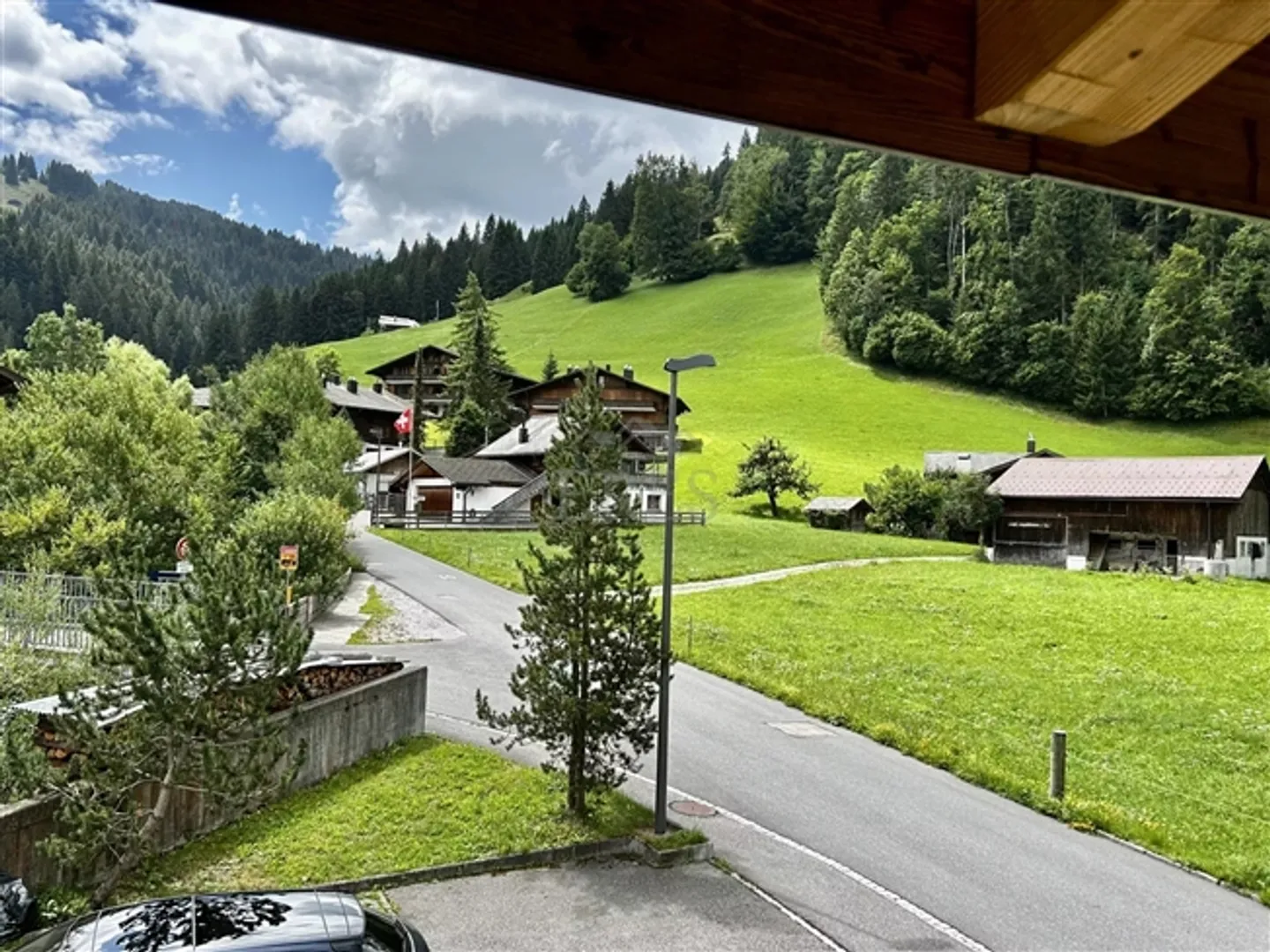 Charming Holiday Maisonette Apartment Near the Ski Slopes - Photo 2 of 14