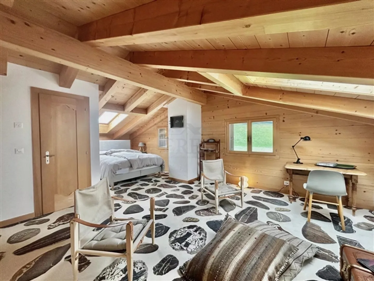 Charming Holiday Maisonette Apartment Near the Ski Slopes - Photo 12 of 14