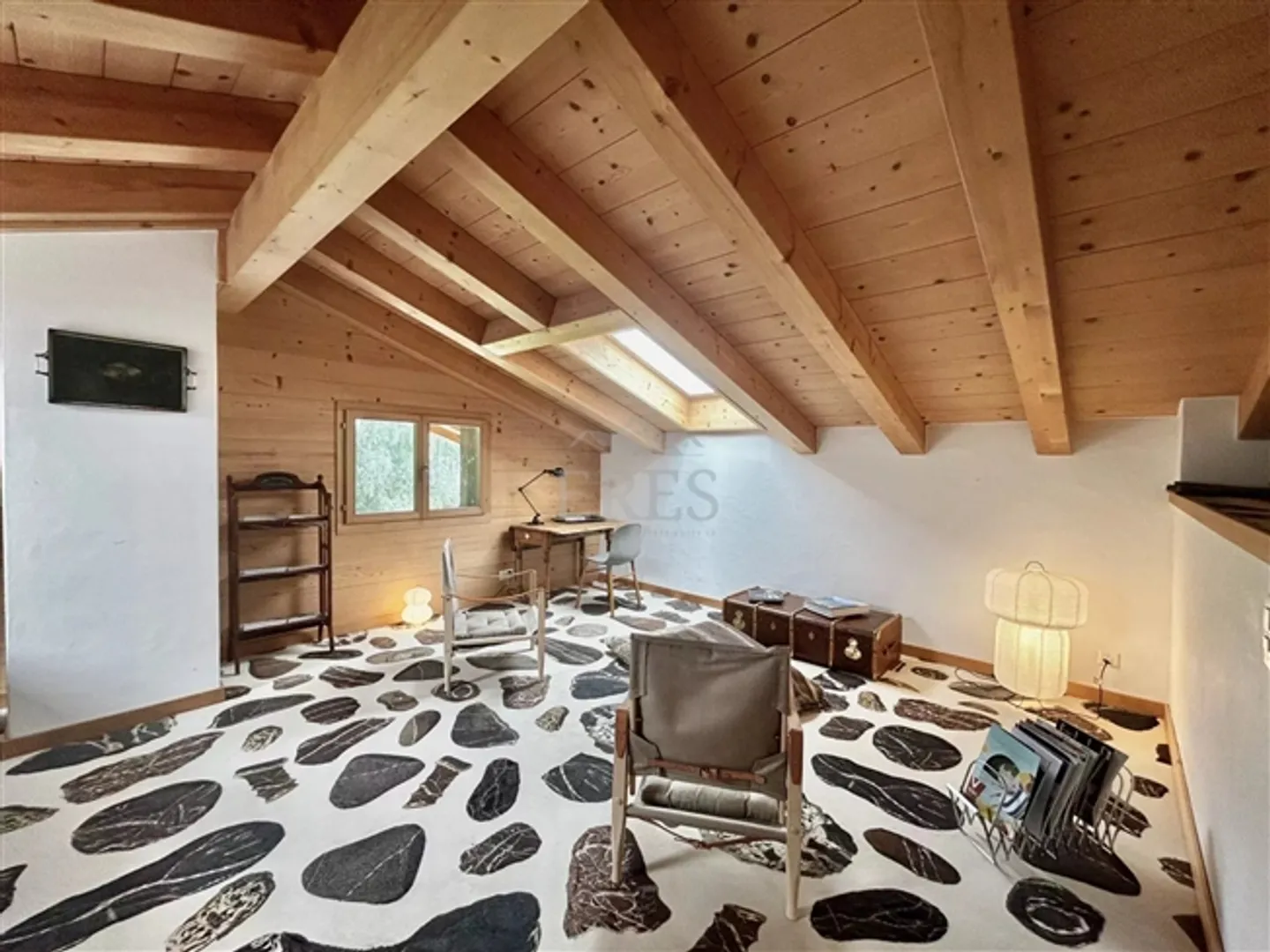 Charming Holiday Maisonette Apartment Near the Ski Slopes - Photo 13 of 14