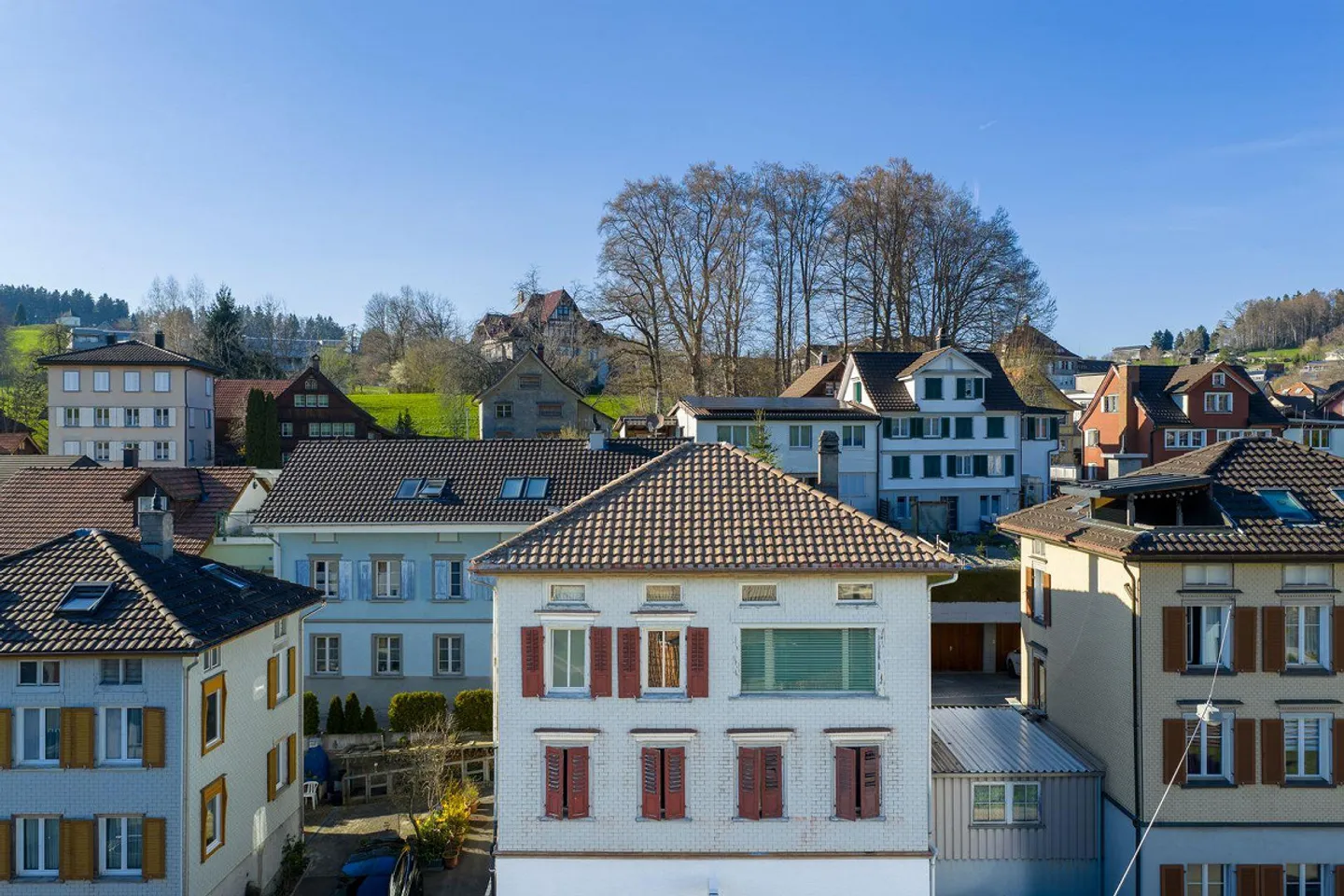 Kompaktes Mehrfamilienhaus - Foto 2 von 14