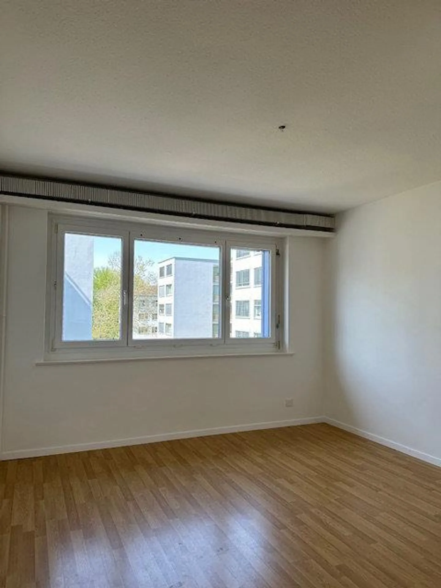 Charming 3-Room Apartment - Photo 4 of 7