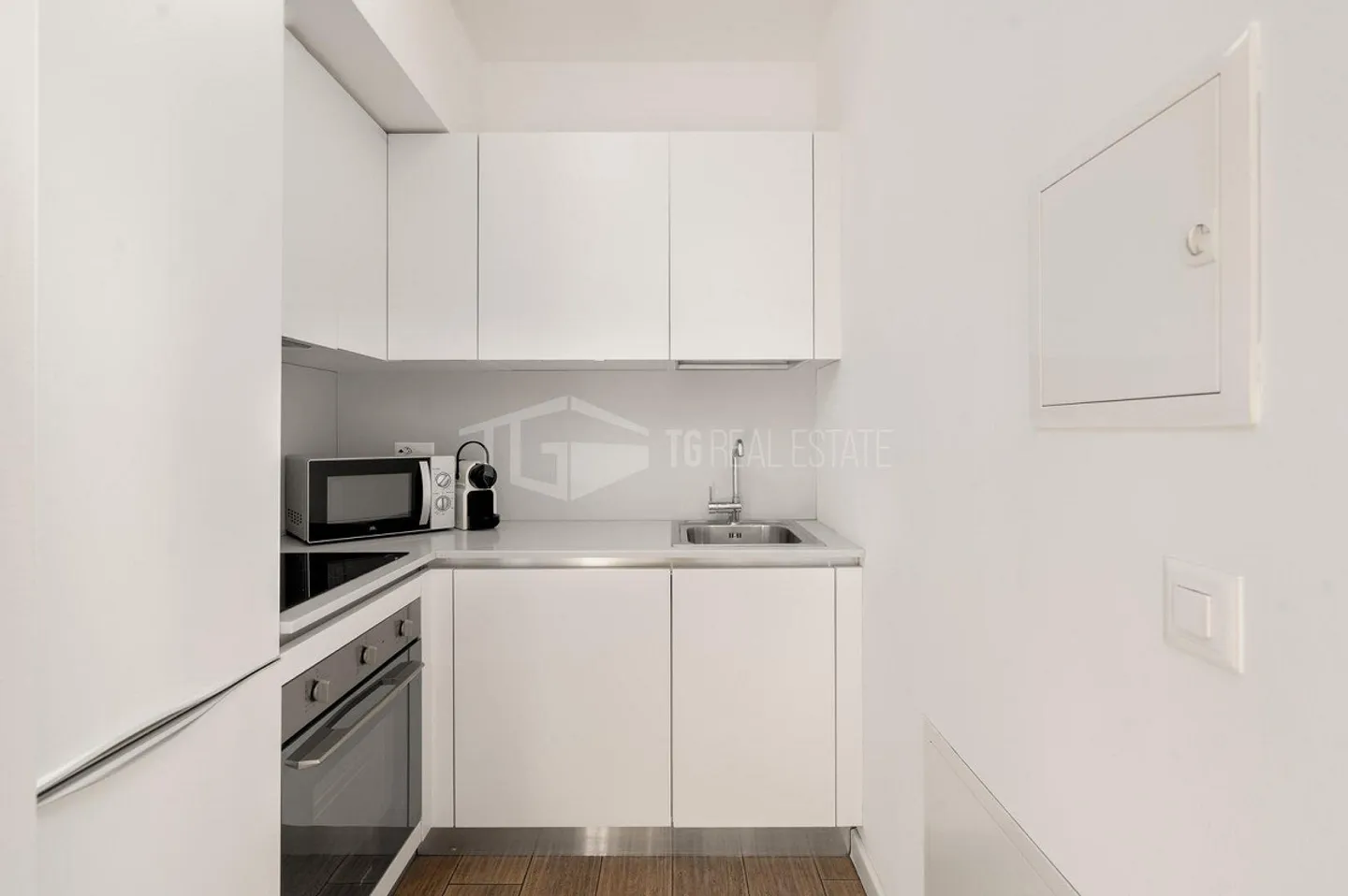 FURNISHED TWO-ROOM APARTMENT IN A WELL-MAINTAINED AREA - Photo 5 of 7