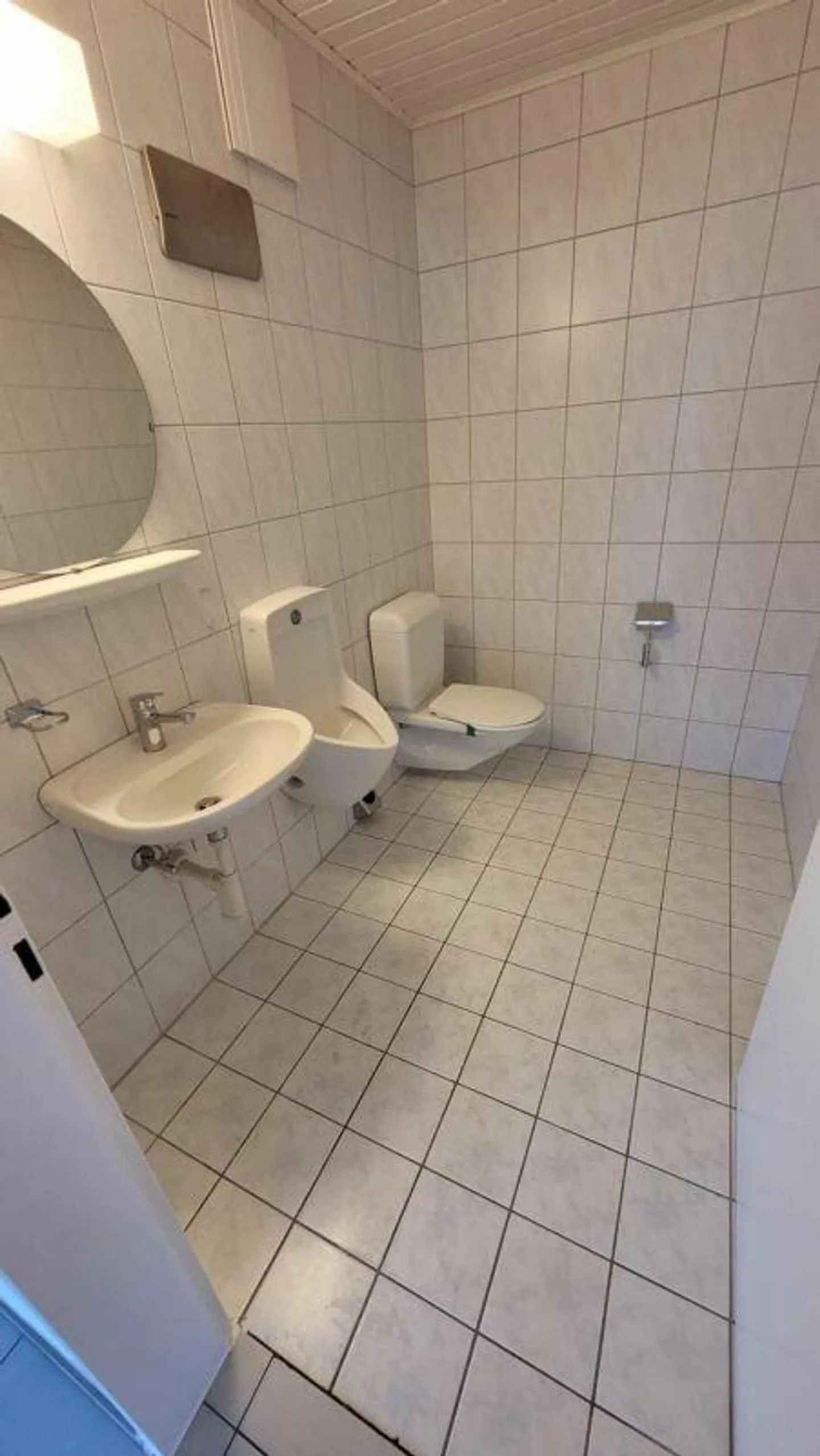 Espace de bureau/commercial plus lumineux et plus spacieux - Photo 5 sur 6